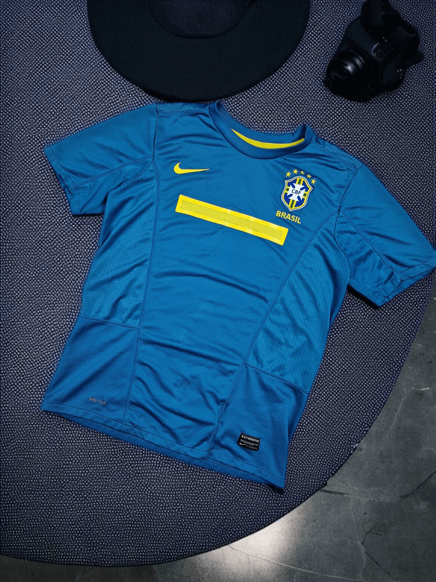 Nike Nike JNR Brasil Away Jersey Football soccer Size US XS / EU 42 / 0 - 1 Thumbnail