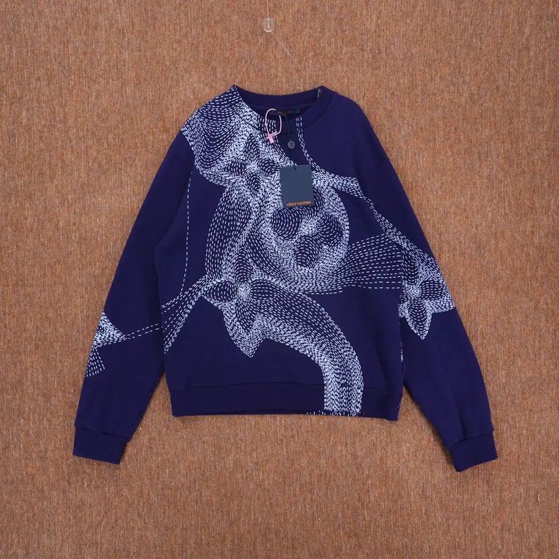 Louis Vuitton Louis Vuitton Long Sleeve Logo Sweatshirt for Men 0089 Size US L / EU 52-54 / 3 - 1 Thumbnail