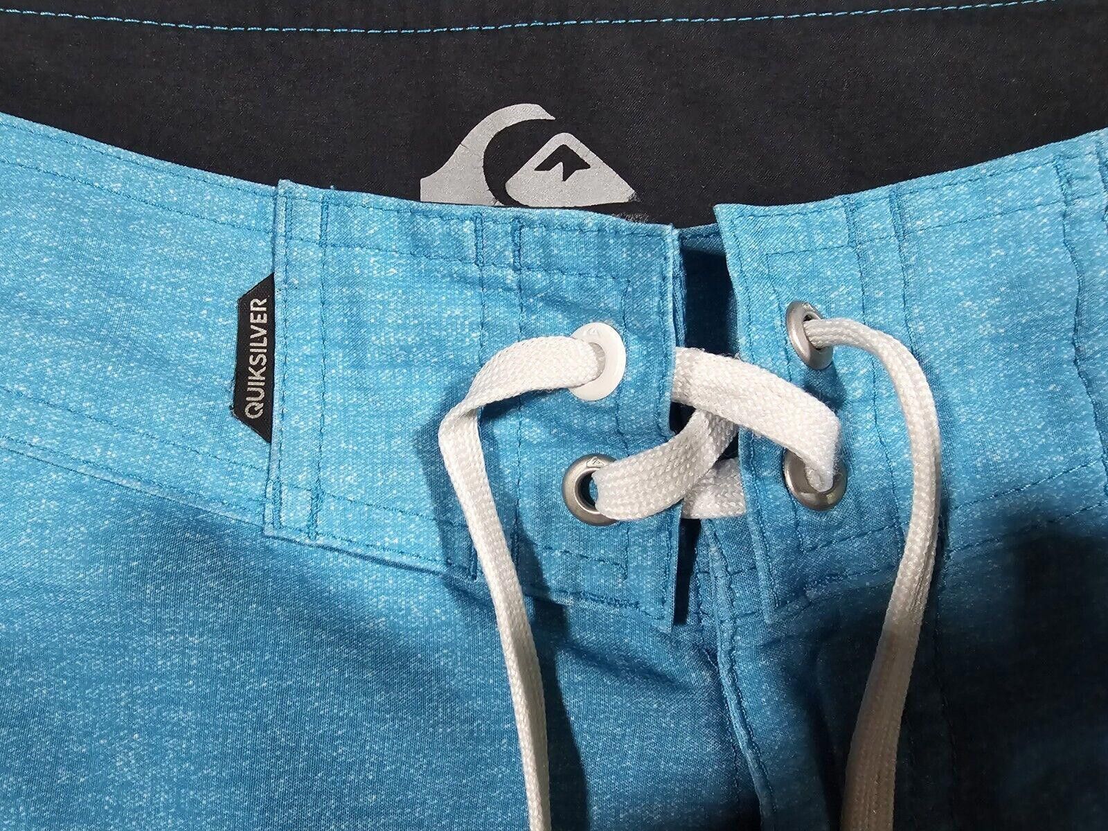 Designer Quiksilver blue board shorts Drawstring Approx 33W Size US 32 / EU 48 - 3 Thumbnail