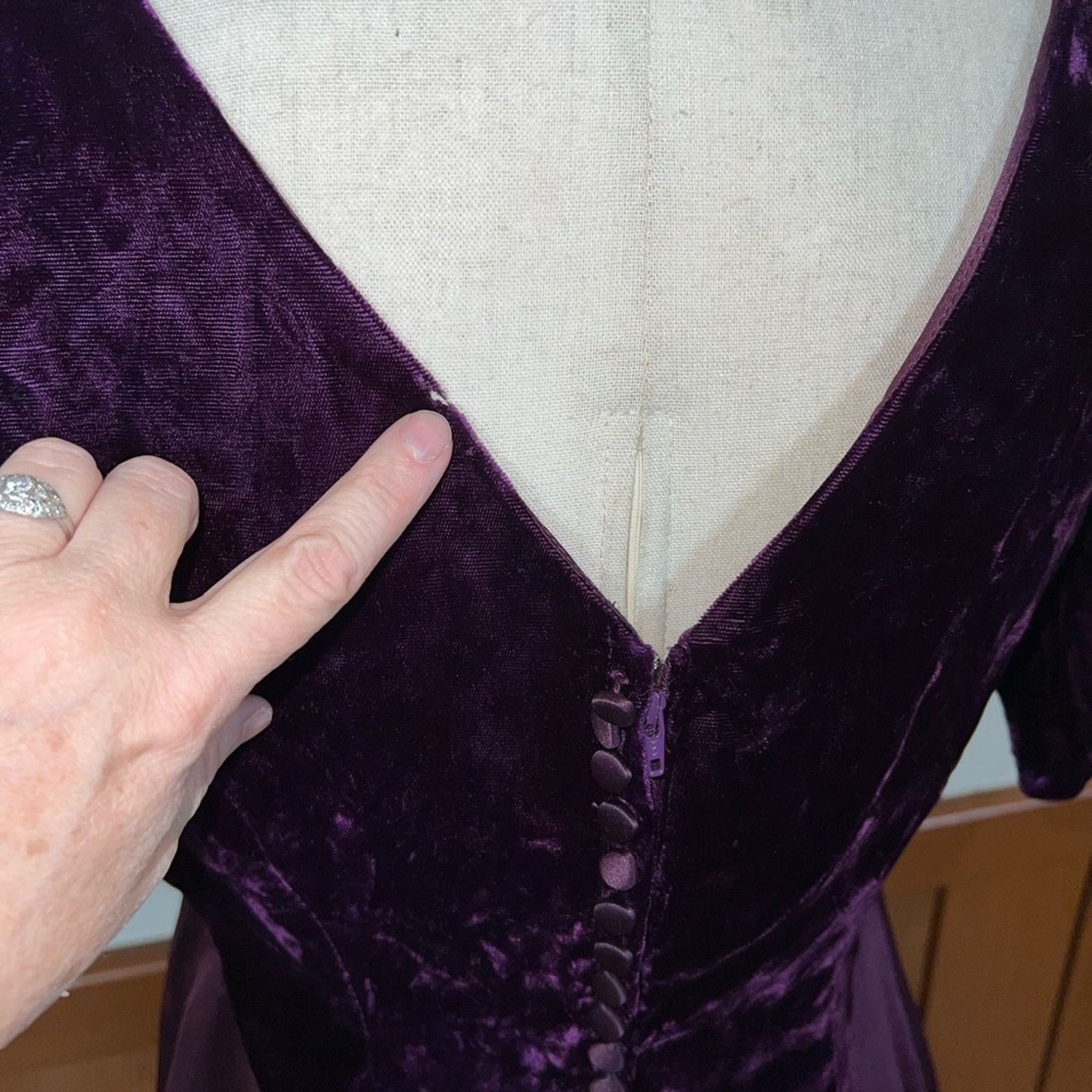Other *New* Vintage 1970s Alfred Angelo Velvet Empire Waist Gown! Size XL / US 12-14 / IT 48-50 - 7 Thumbnail