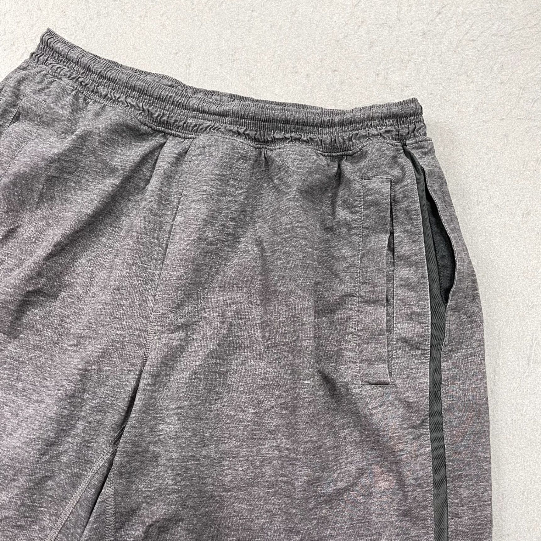 Lululemon Lululemon Shorts Mens Large Gray Heather Pace Breaker Lined 9 Inch Performance Size US 33 - 3 Thumbnail