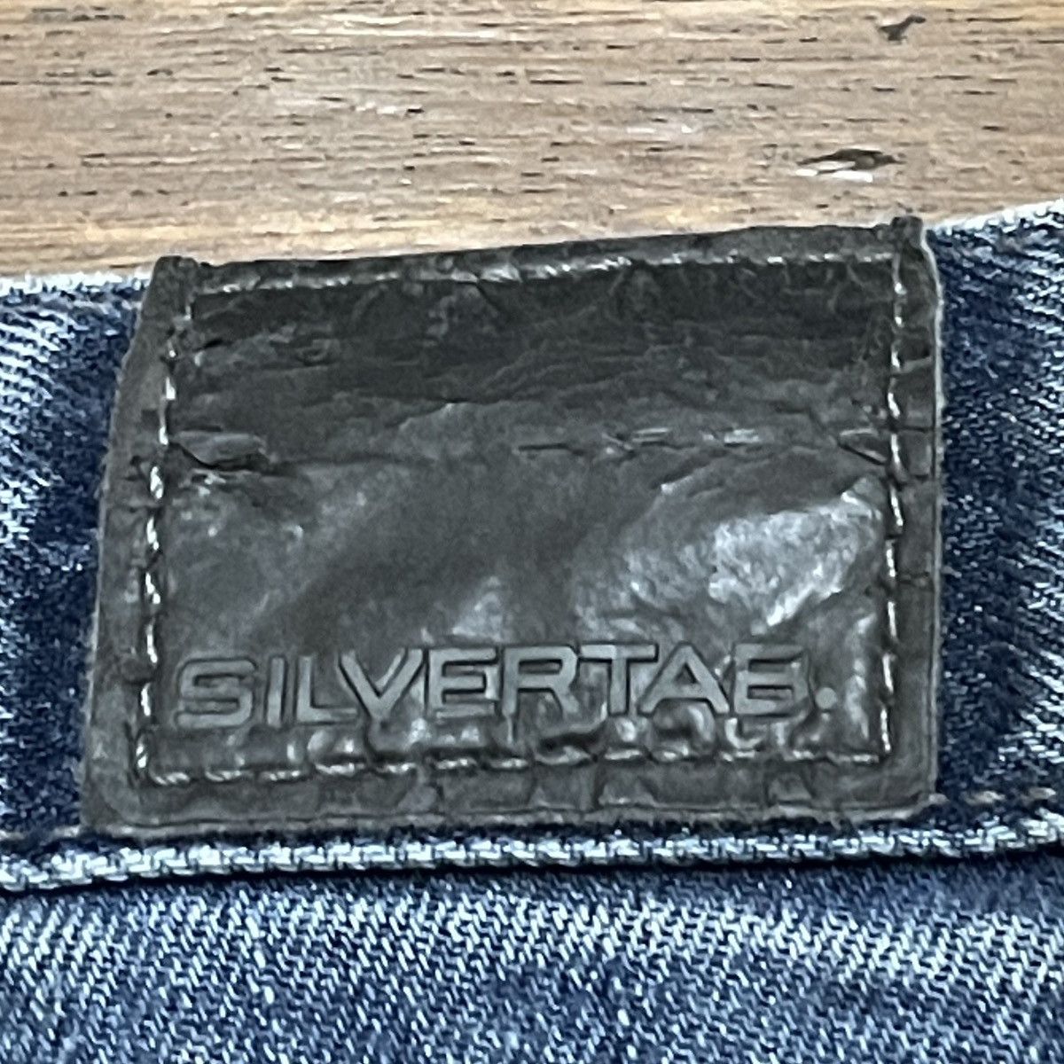 Rare Vintage Brand Levis SilverTab Baggy Jeans 2000s