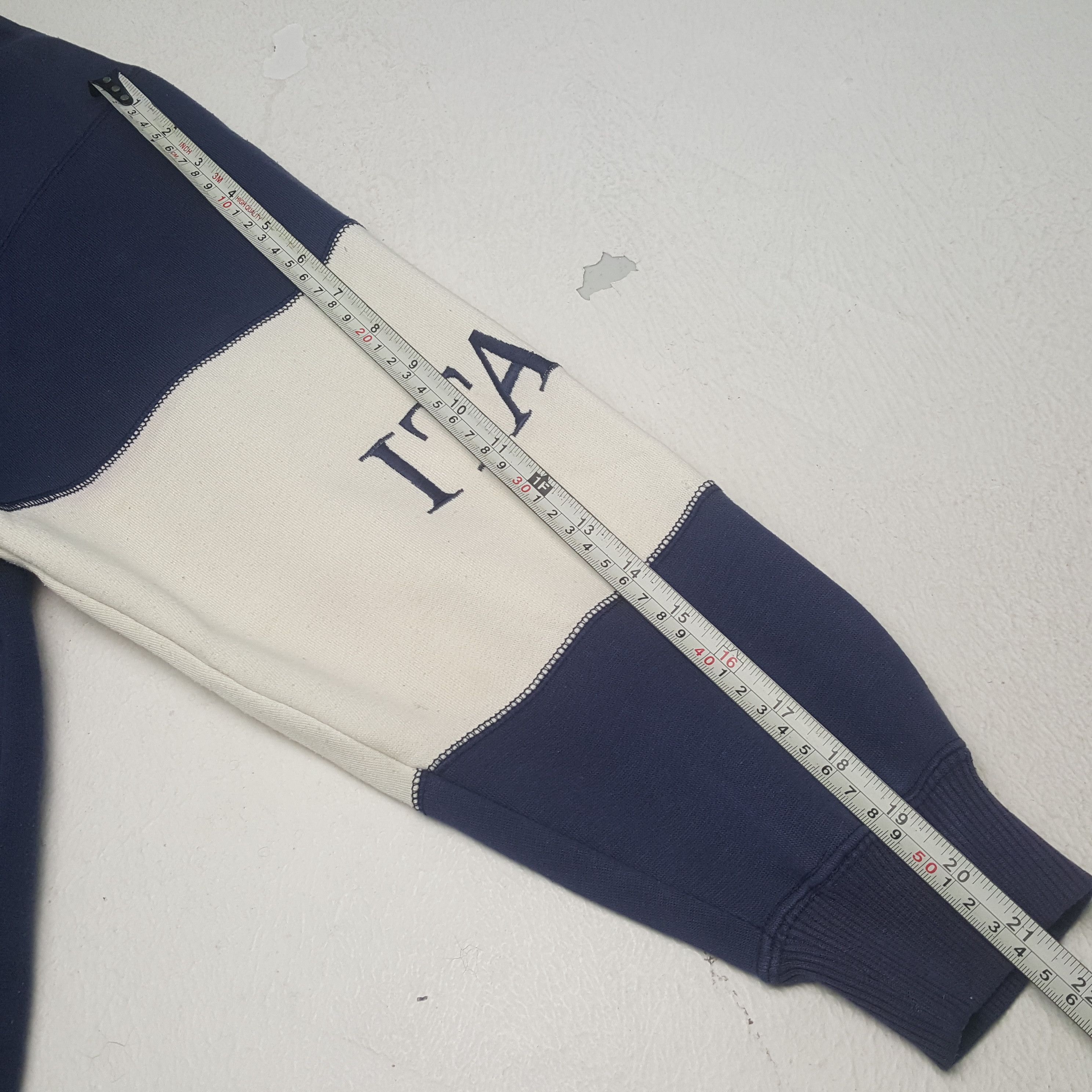 Fila × Vintage Fila Biella Italia Spellout Design Sweatshirt Size US L / EU 52-54 / 3 - 11 Thumbnail
