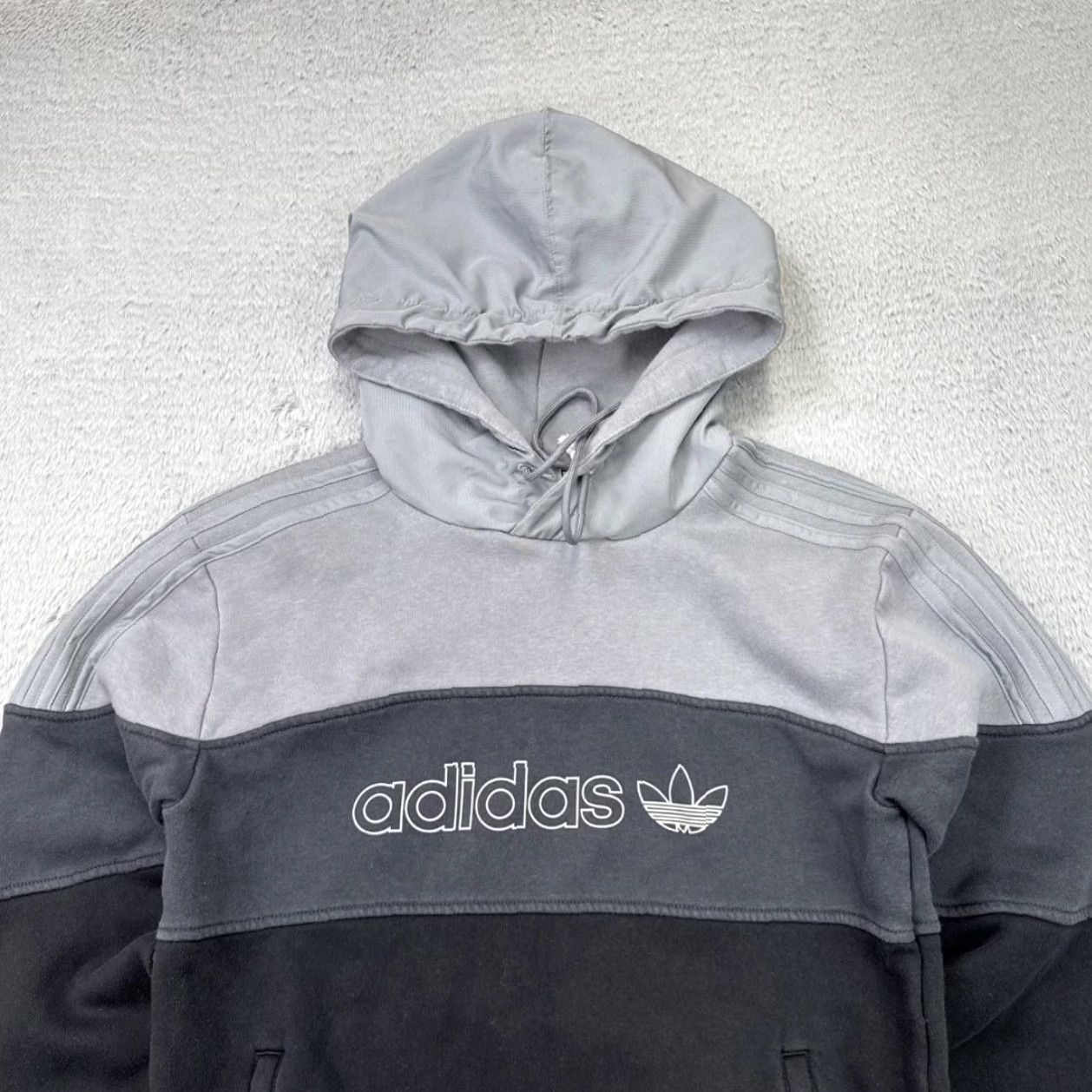 Adidas Adidas Hoodie Mens Large Gray Colorblock Trefoil Originals Pullover Logo Graphic Print Embroidered Hooded Pockets Fleece Size US S / EU 44-46 / 1 - 2 Thumbnail