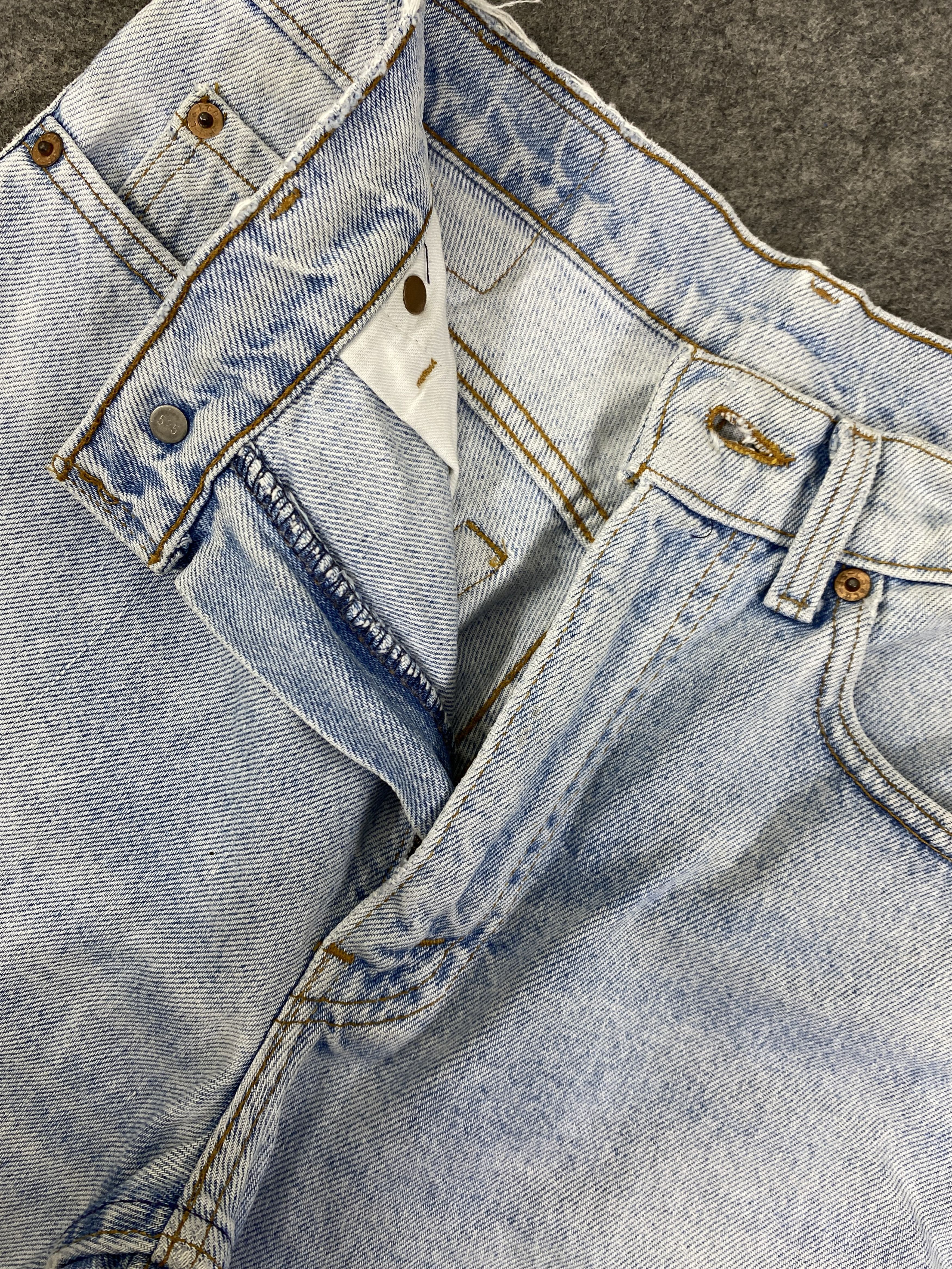 Levi's Light Blue Wash Vintage Levi's USA Jeans 28x27 - JN3376 Size US 28 / EU 44 - 7 Thumbnail