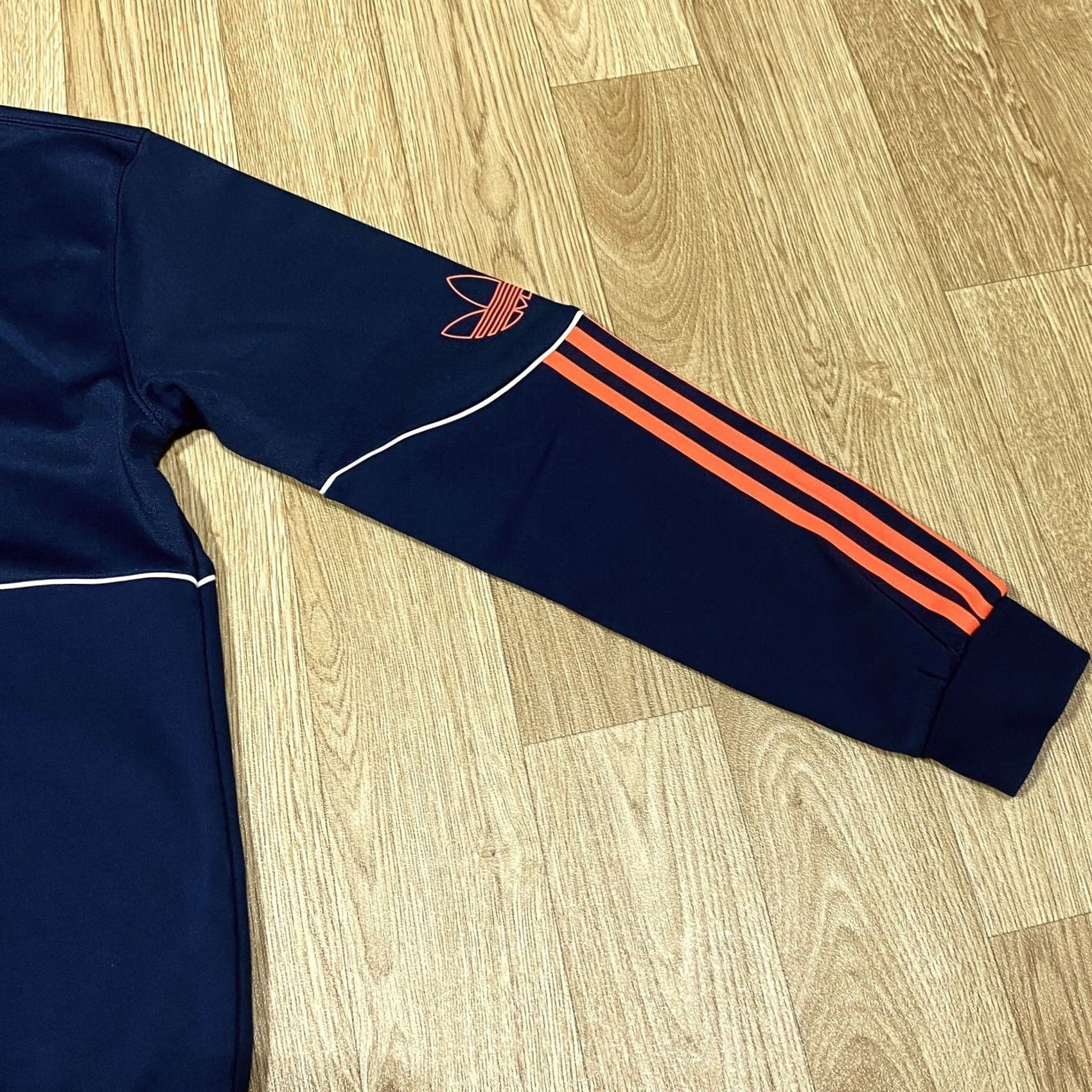 Adidas adidas Shirt Mens XS Sweatshirt Size Outline Crew Navy Pullover Pre Loved Trefoil Top Size US XS / EU 42 / 0 - 4 Thumbnail