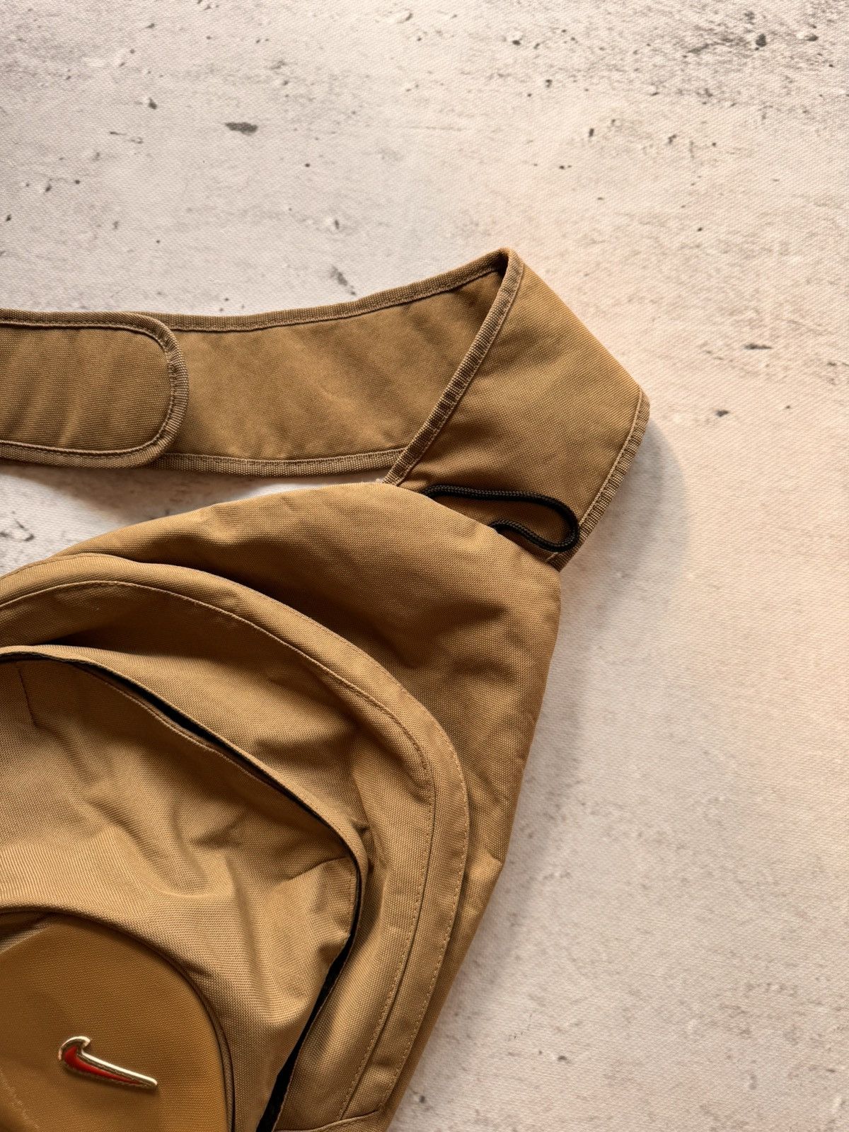 Nike × Vintage NIKE VINTAGE BROWN BASIC SLING BAG DRIP DROLL Size ONE SIZE - 4 Thumbnail