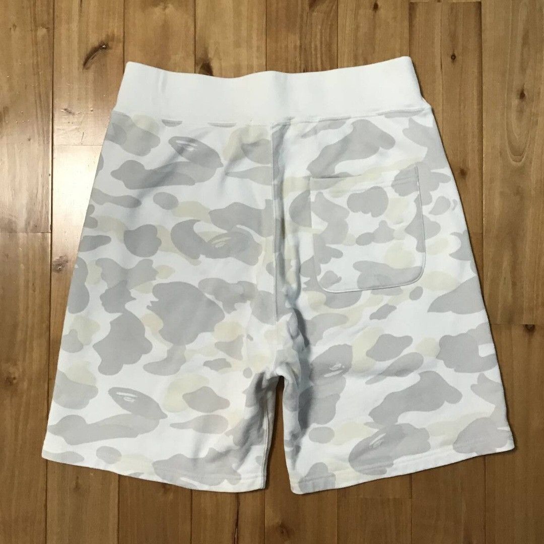 Bape 💫Glow in the dark💫 BAPE city camo sweat shorts APE ★size M Size US 32 / EU 48 - 4 Thumbnail
