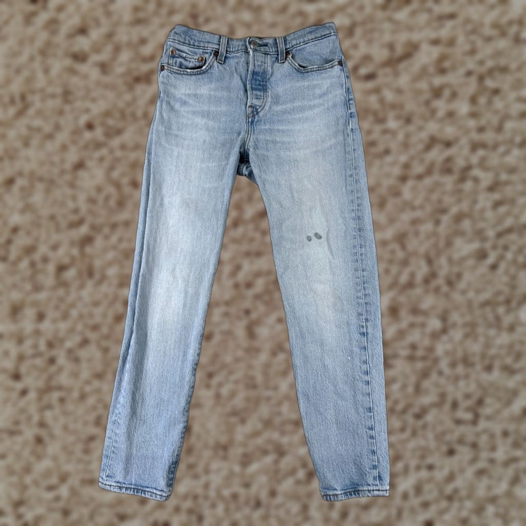 Levi's VINTAGE Levis Premium Jeans Womens 26 Blue Denim Wedgie Straight Button Fly Levi's Wedgie Fit 5-Pocket Retro Womens Jeans Size 26" / US 2 / IT 38 - 1 Thumbnail