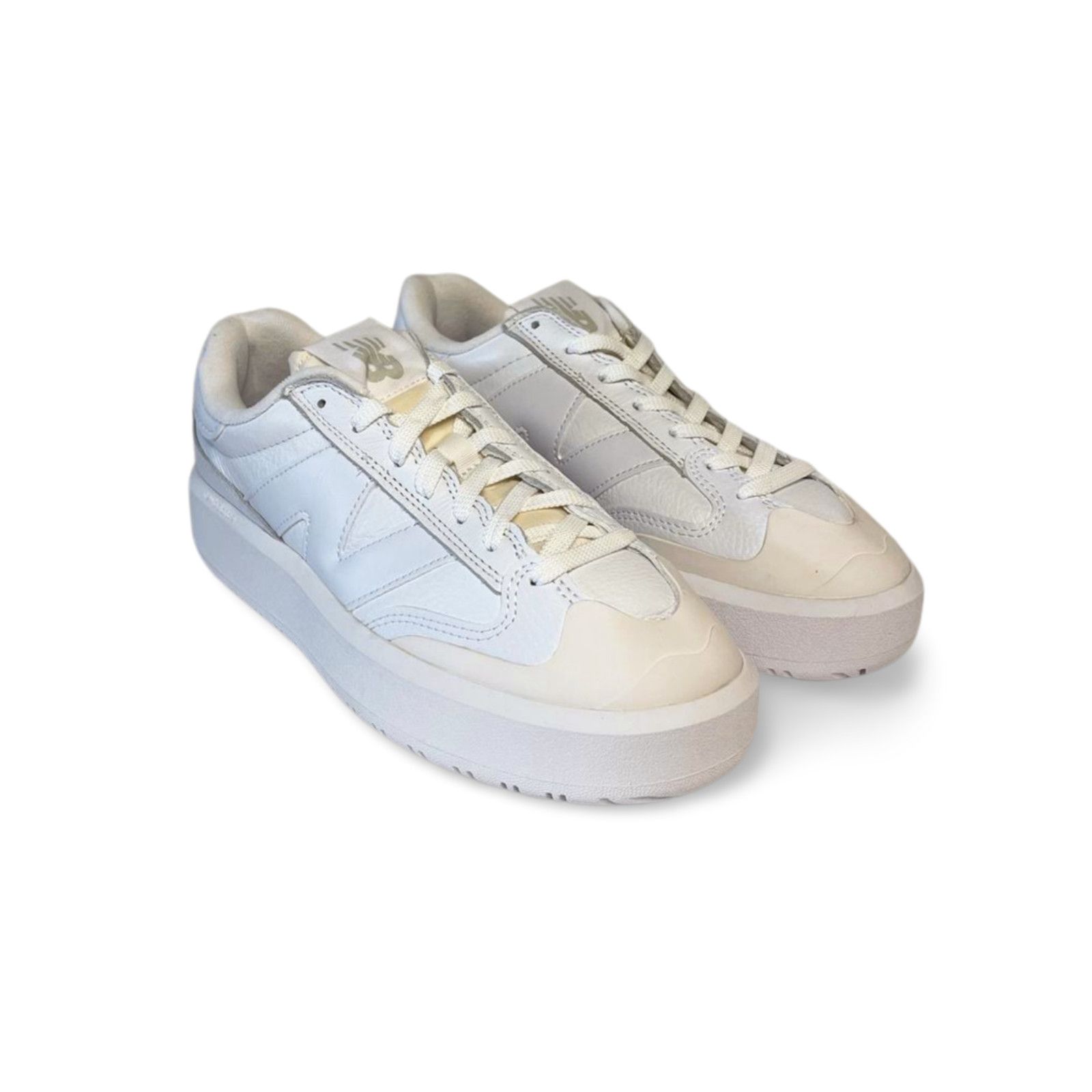 New Balance White New Balance CT302 Sneakers Sz 7.5 Men/9 Women CT302LA Size US 7.5 / EU 40-41 - 2 Thumbnail