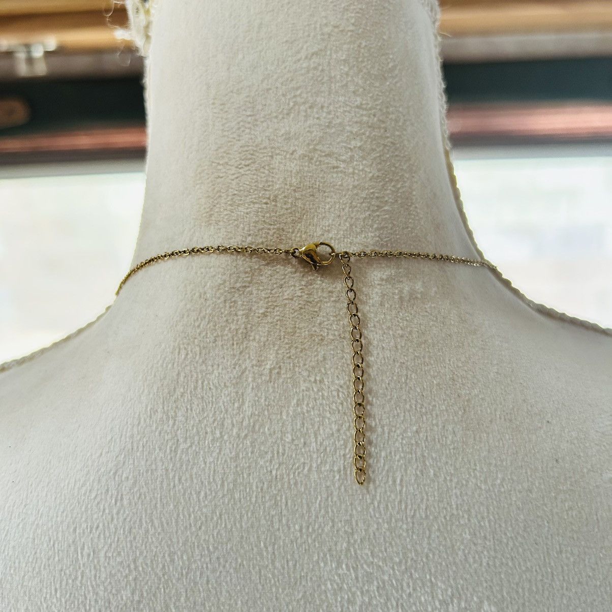 Vintage Vintage cat eye glass stone bead pendant on chain necklace Size ONE SIZE - 4 Thumbnail