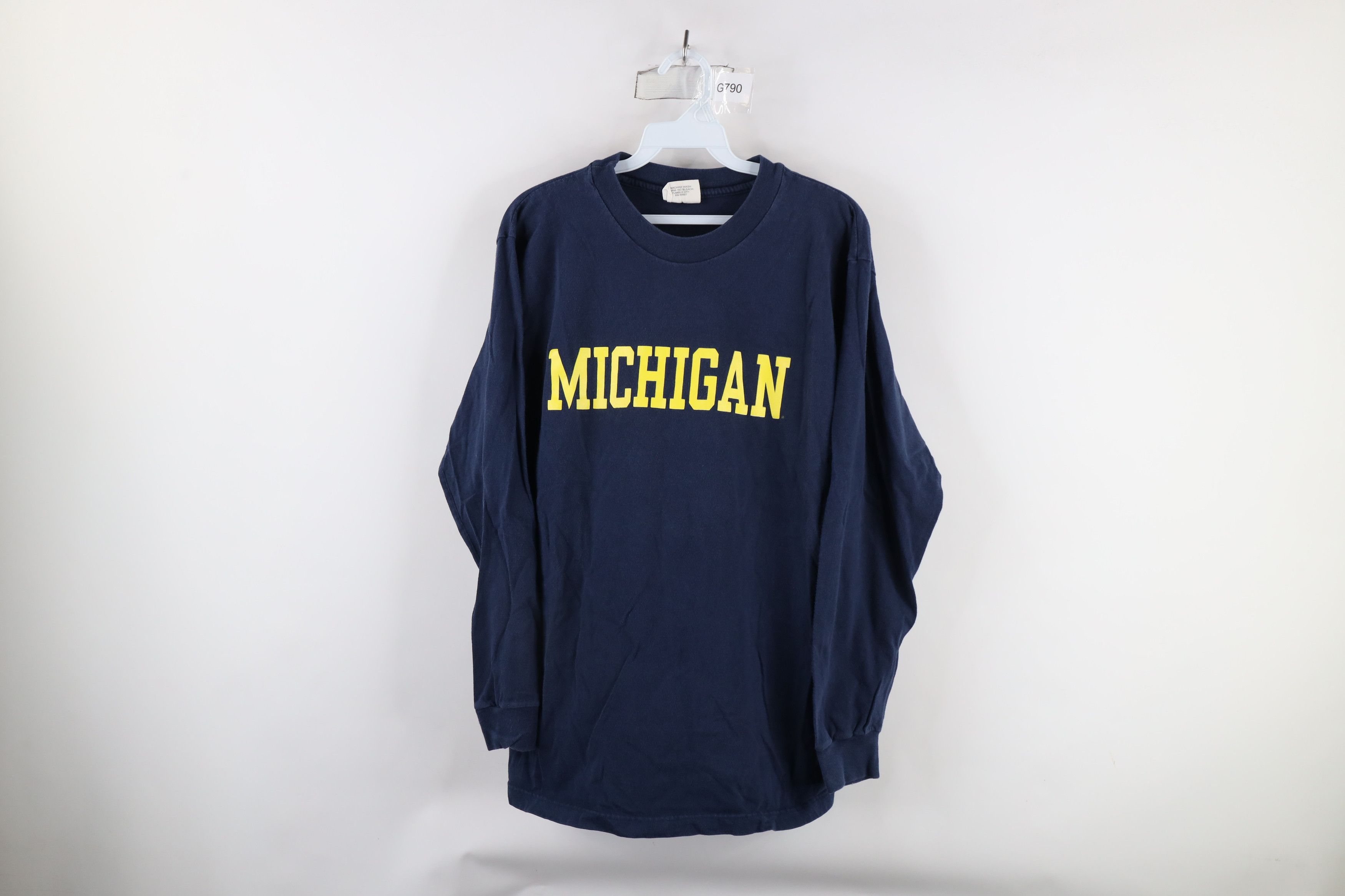 Vintage Vintage 90s University of Michigan Long Sleeve T-Shirt USA Size US L / EU 52-54 / 3 - 1 Thumbnail