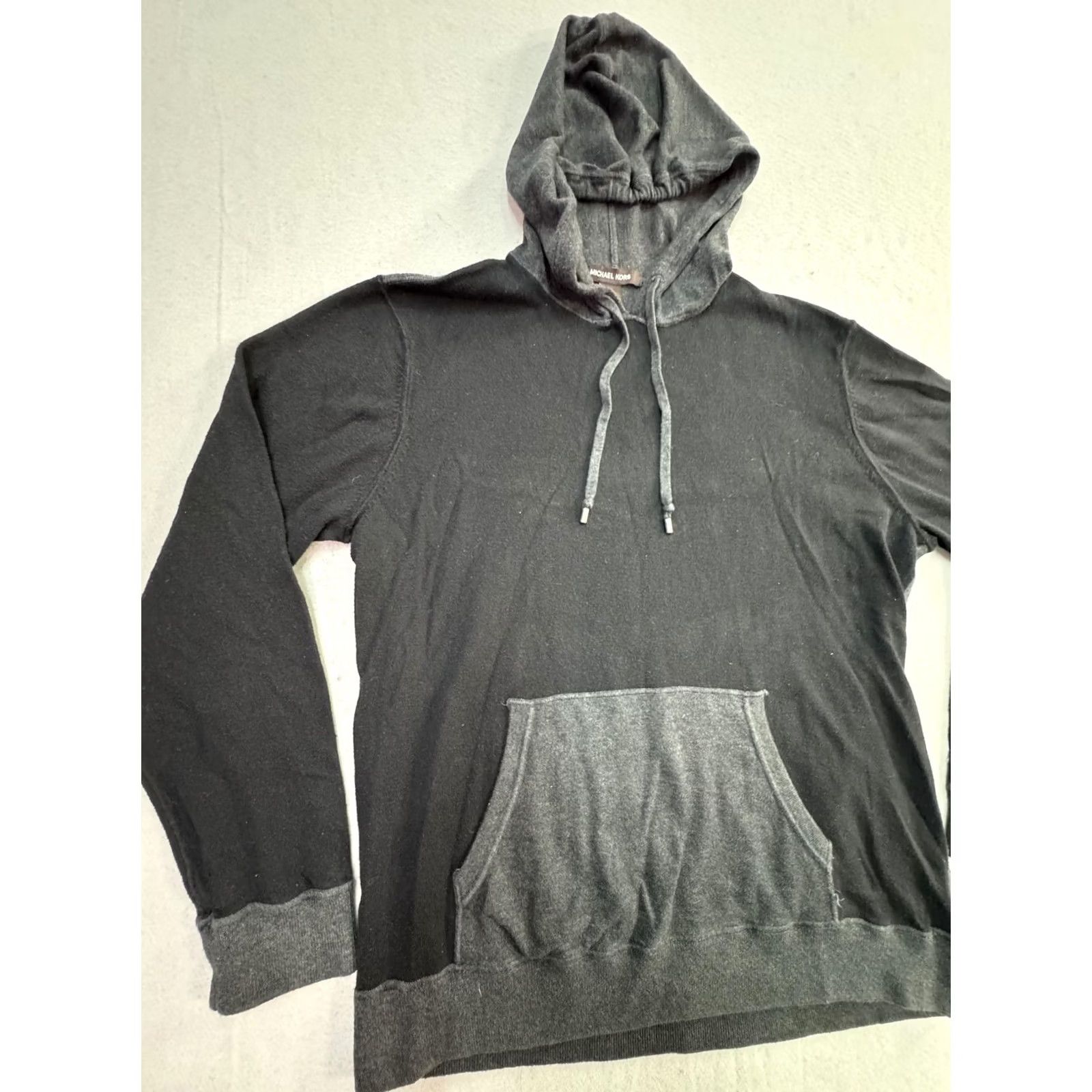 Michael Kors Michael Kors Hoodie Mens 2XL Black Gray Pullover Kangaroo Pocket Long Sleeve Size US XXL / EU 58 / 5 - 6 Thumbnail