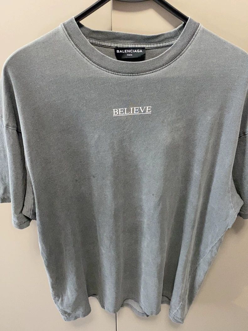 Balenciaga Balenciaga Believe in Something Bigger Printed Grey Short Size US S / EU 44-46 / 1 - 8 Thumbnail