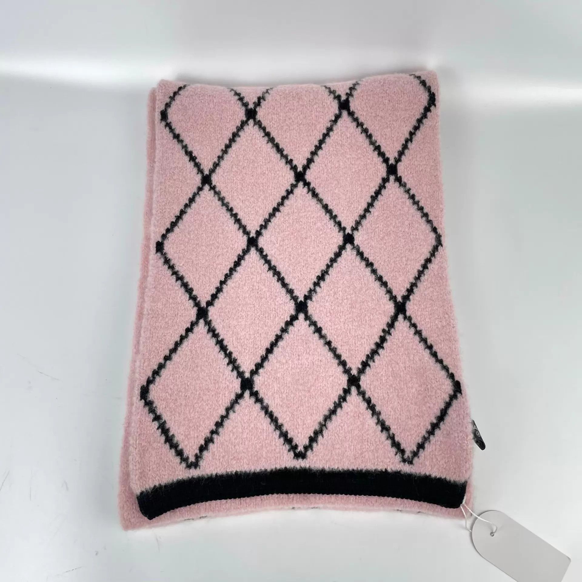 Chanel Chanel Cashmere Scarf Black & Pink Colorblock Double C Size ONE SIZE - 2 Thumbnail