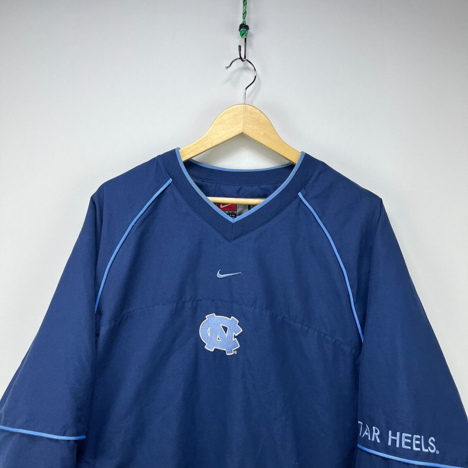 Nike × Vintage Vintage 90s Nike Middle Swoosh North Carolina Tar Heels Jac Size US L / EU 52-54 / 3 - 2 Thumbnail