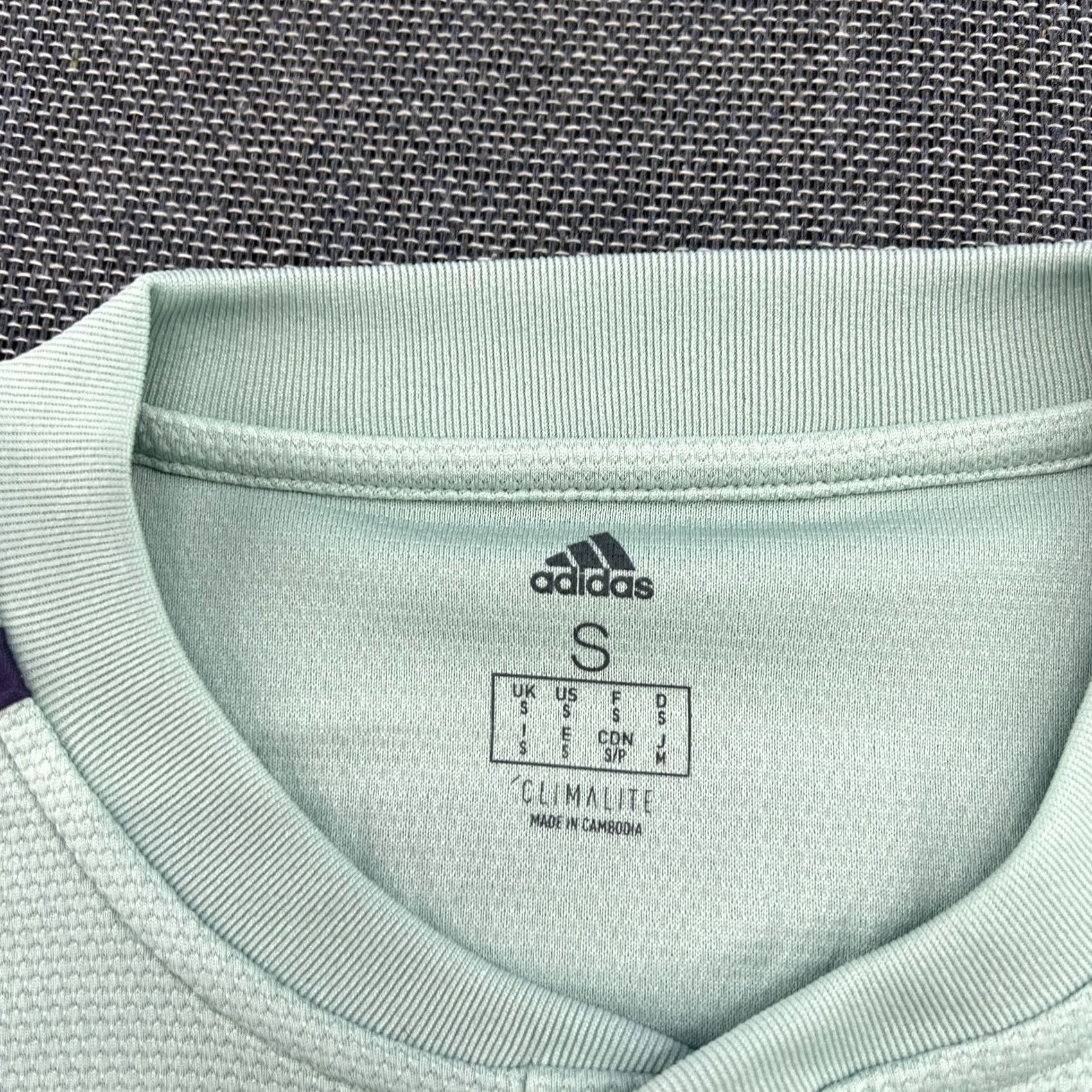 Adidas Bayern Munich 2018 2019 Away Football Third Jersey Mens Small Adidas Soccer Shirt Erwachsenen? Size US S / EU 44-46 / 1 - 7 Thumbnail