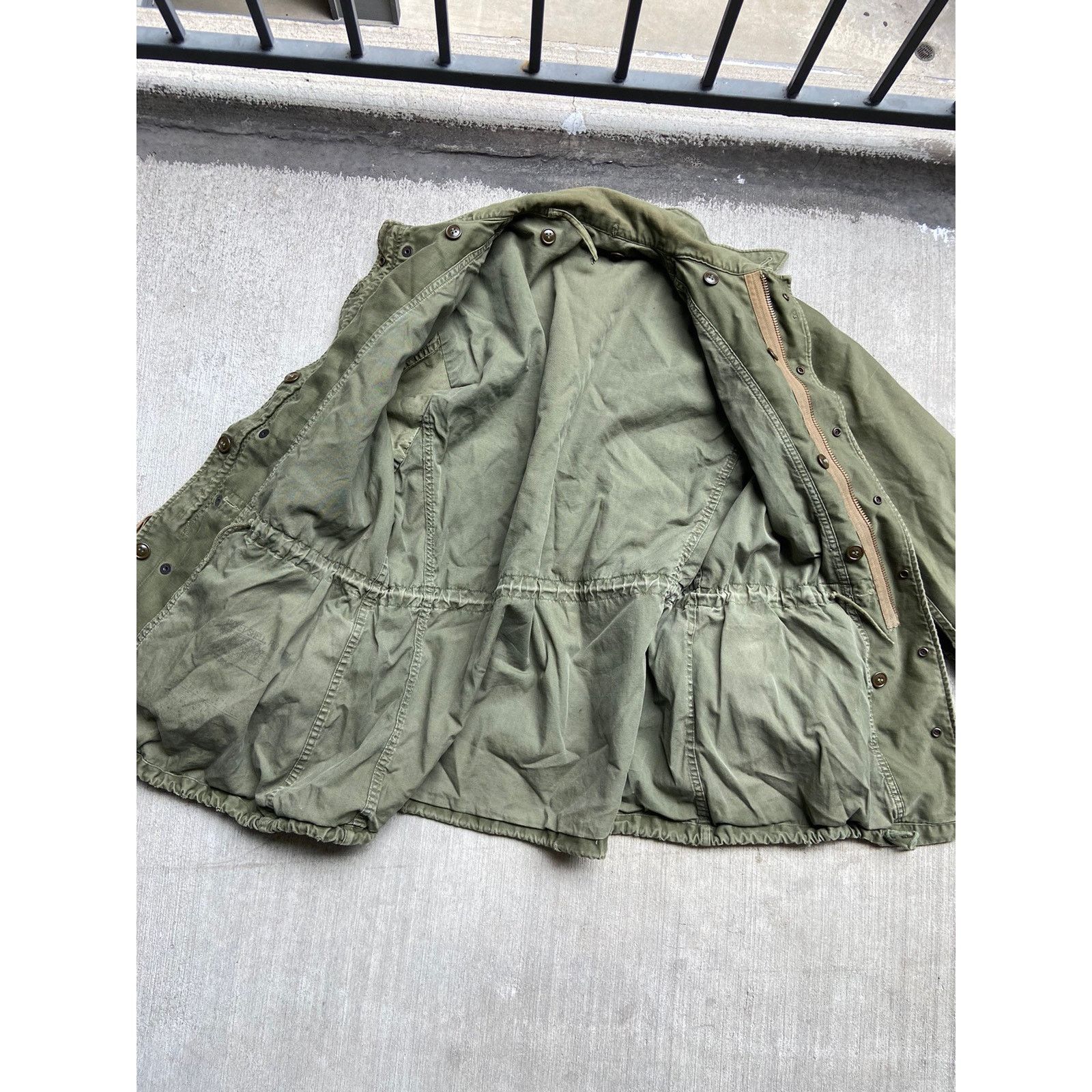 Vintage Vintage 50's Military Green Field Jacket M-1951 OG-107 Size US M / EU 48-50 / 2 - 5 Thumbnail