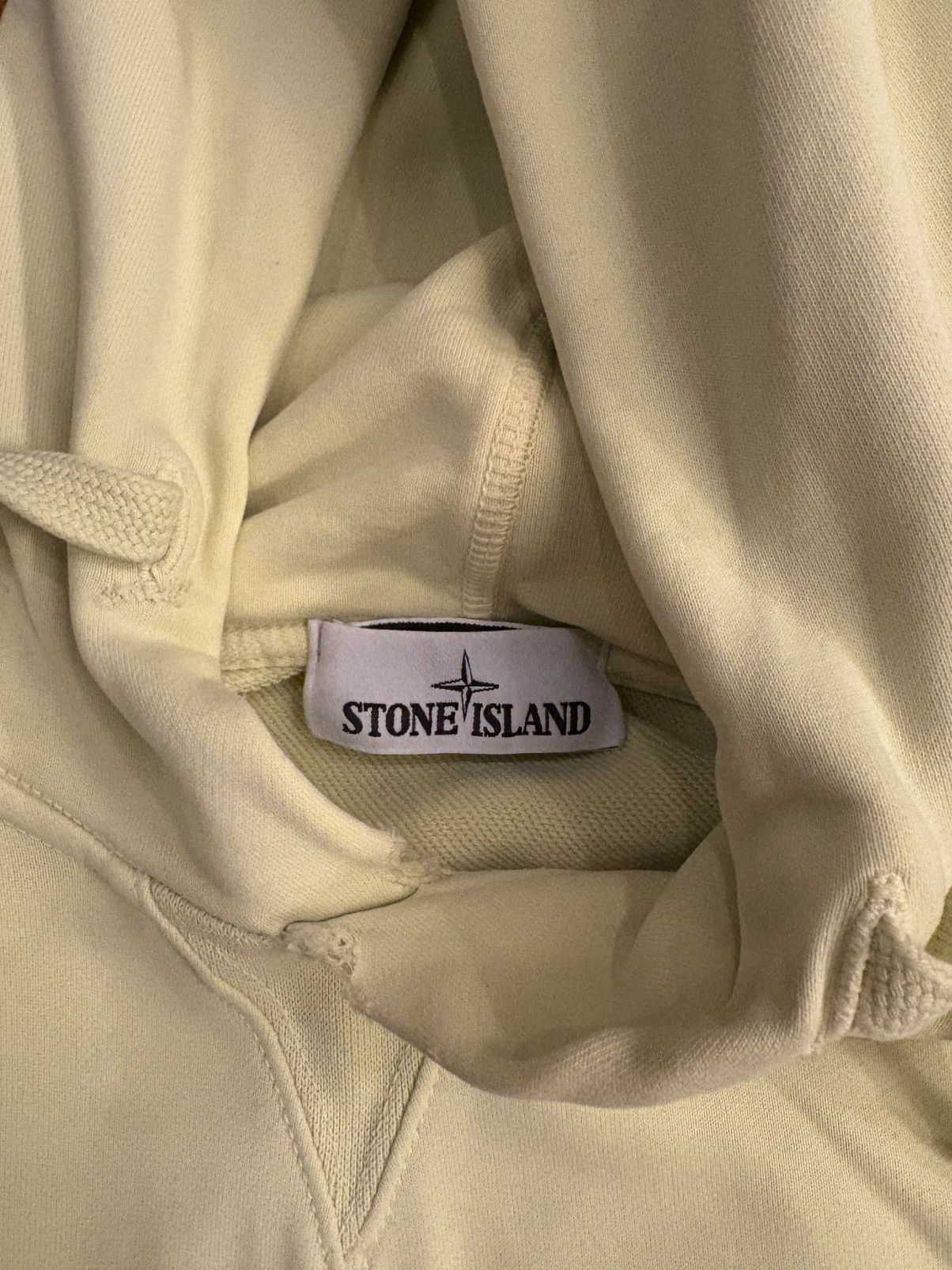 Stone Island Stone Island Patch Logo hoodie yellow mens small Size US S / EU 44-46 / 1 - 6 Thumbnail