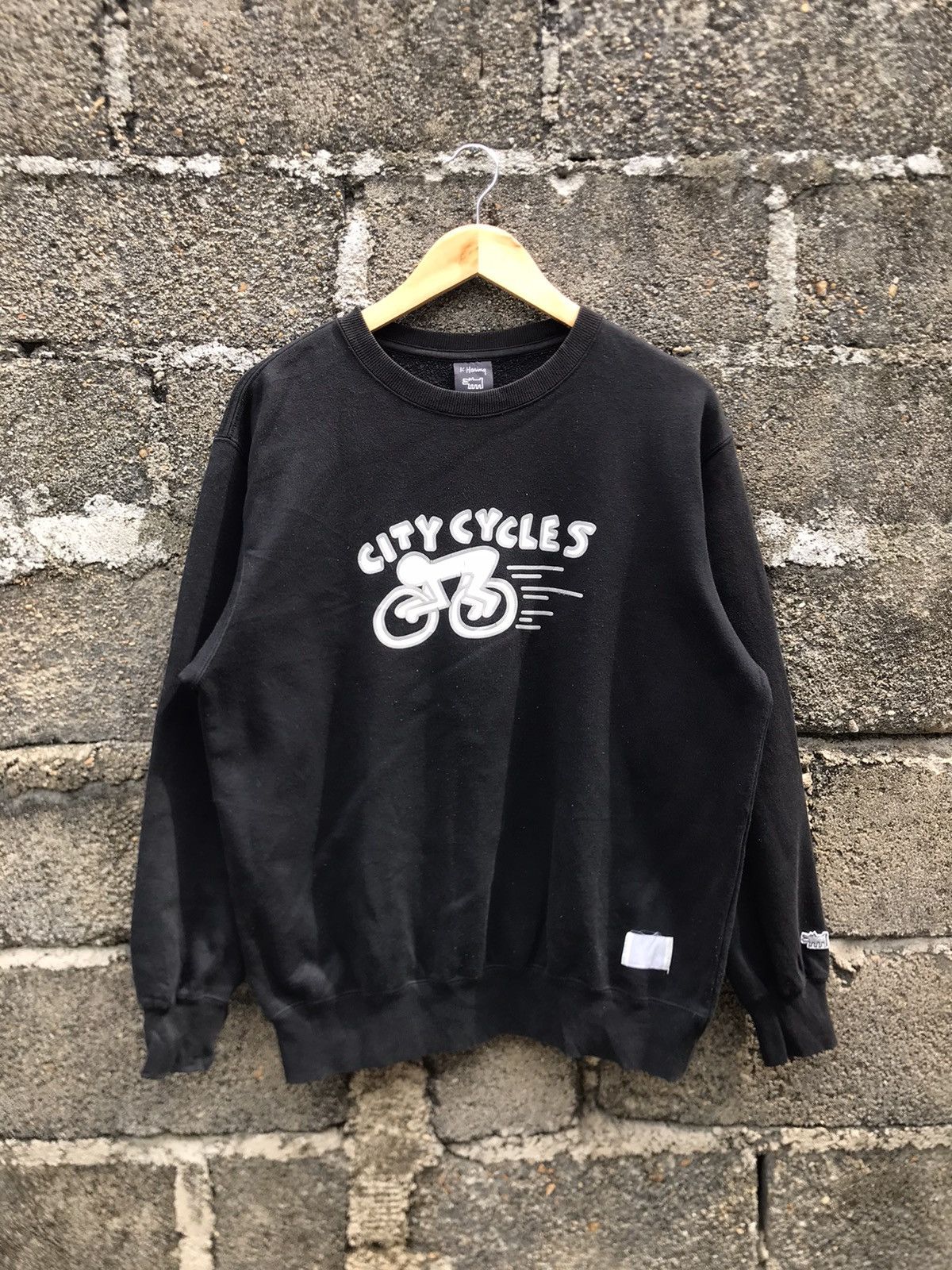 Keith Haring Vintage Y2K Keith Haring Sweatshirt Size US M / EU 48-50 / 2 - 1 Thumbnail