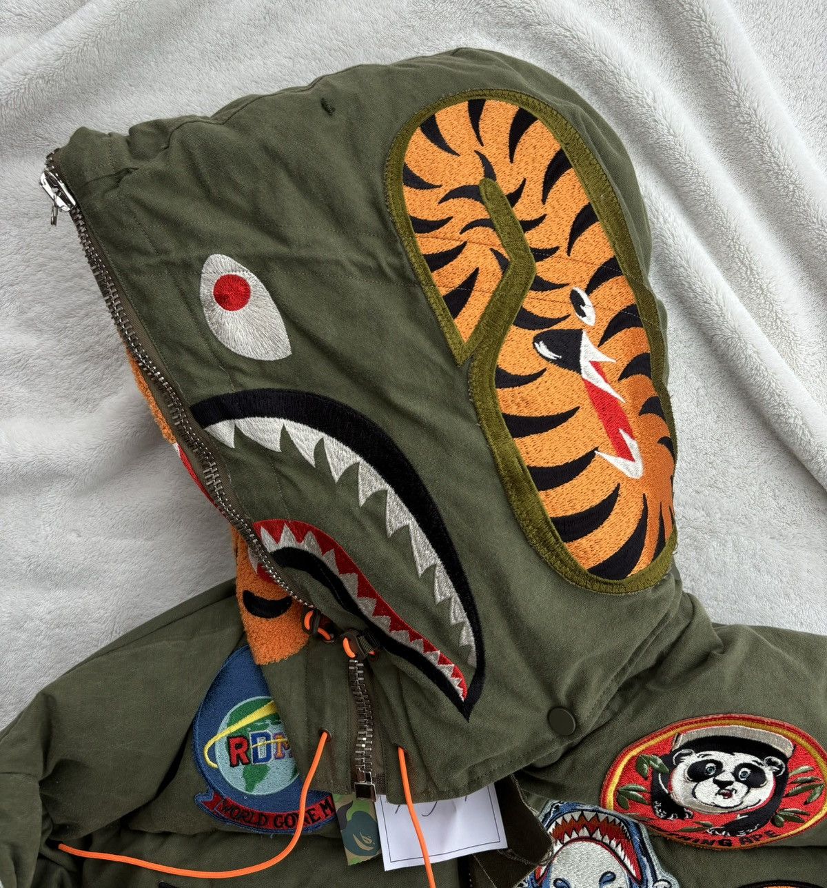 Bape Bape x ReadyMade Tiger/Shark Patch Down Parka Size US XL / EU 56 / 4 - 7 Thumbnail