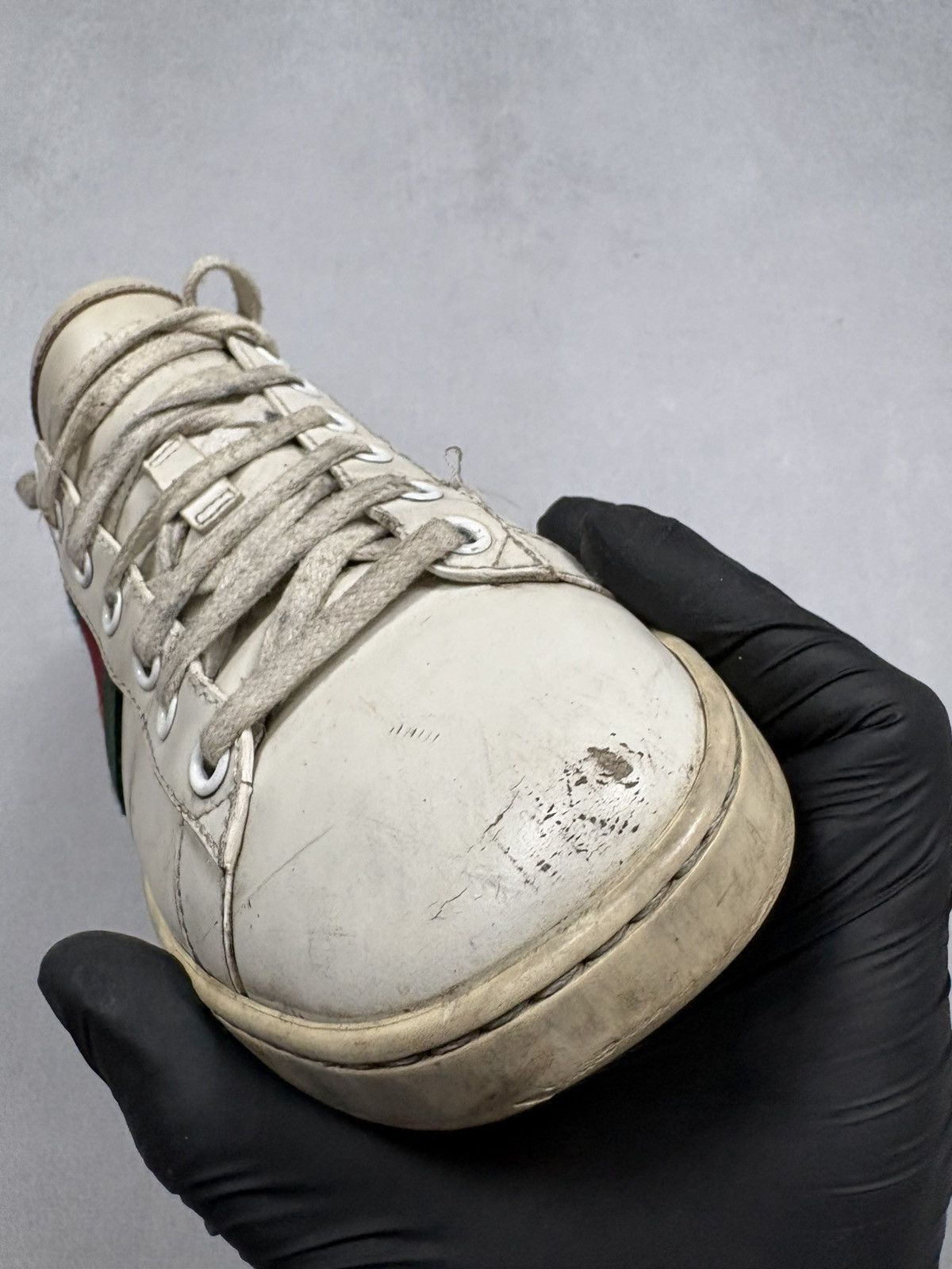 Gucci Gucci Ace Bee Leather Sneaker Embroidered Distressed Vintage Size US 7.5 / IT 37.5 - 16 Thumbnail