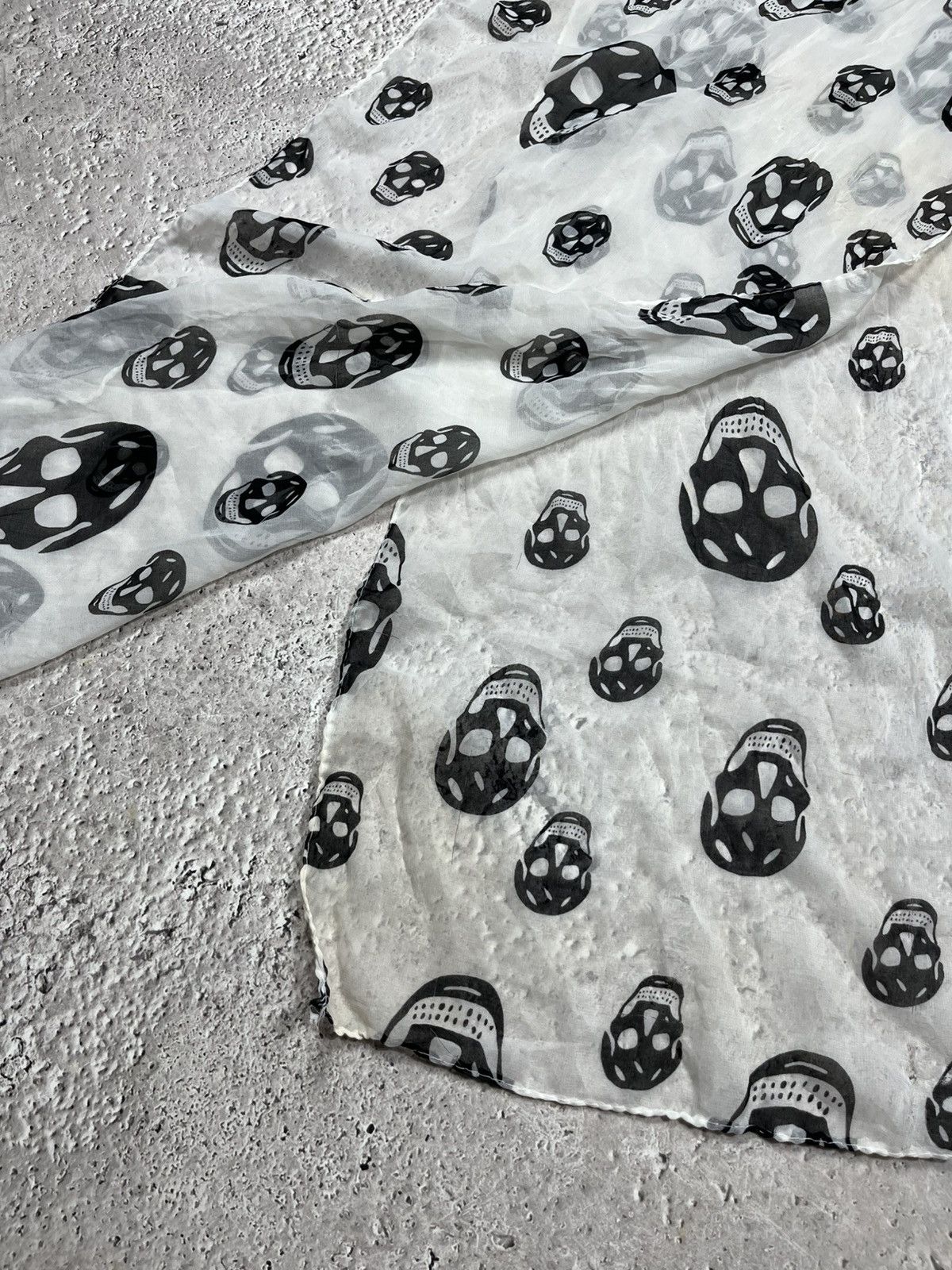 Other Black Skull Print Sheer Scarf Wrap 37x150 cm Lightweight Size ONE SIZE - 4 Thumbnail