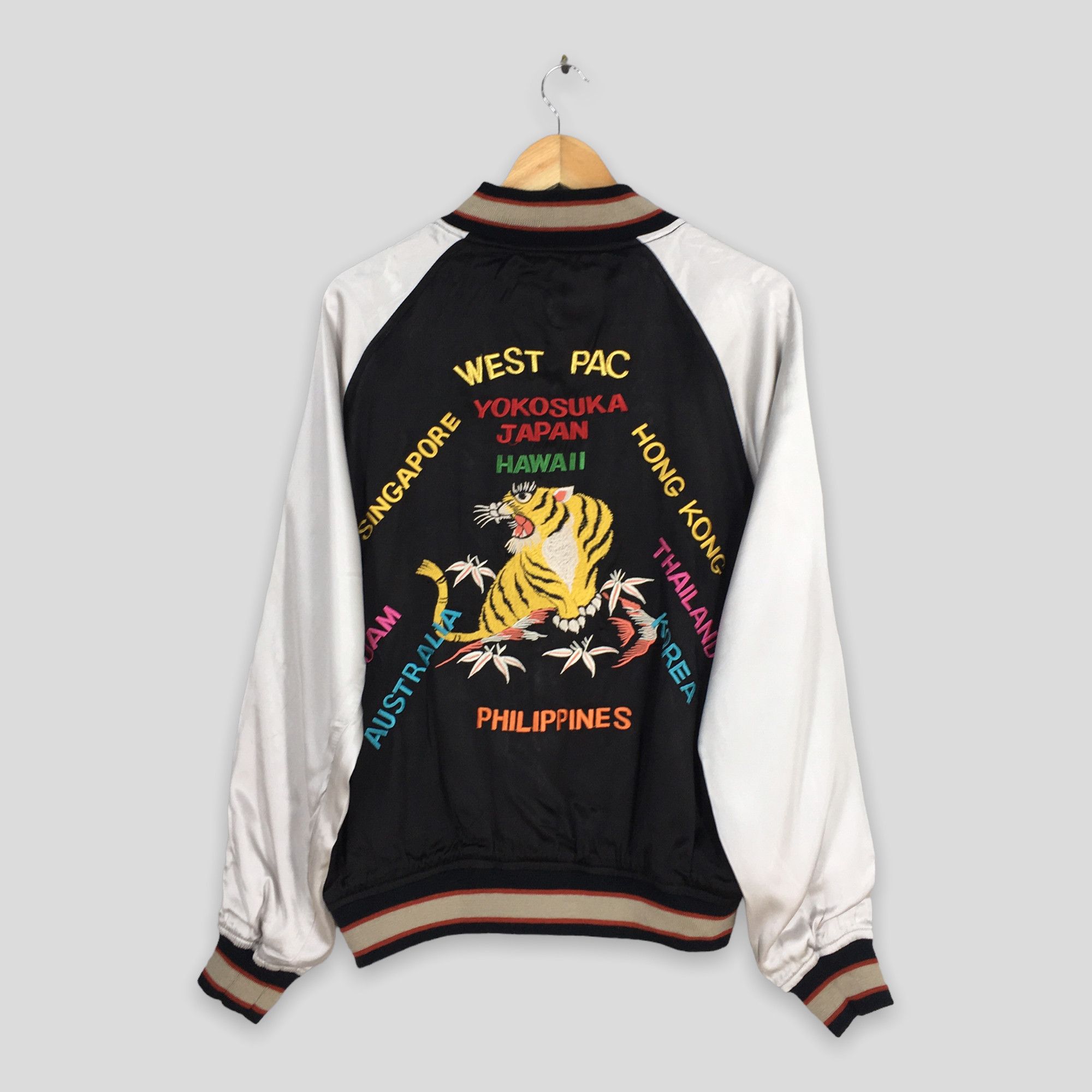 Japanese Brand Vintage Sukajan Yokosuka Tiger Souvenir Black Jacket Medium Size US M / EU 48-50 / 2 - 1 Thumbnail