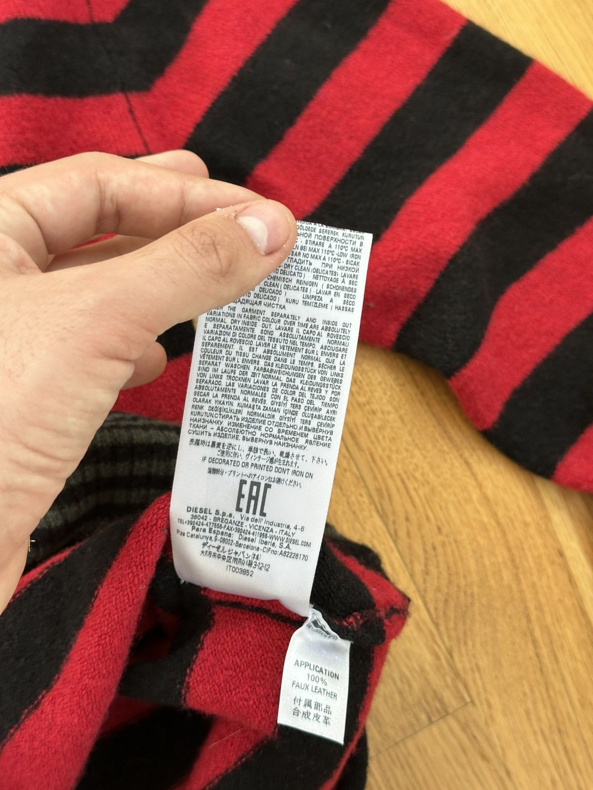 Diesel Vintage Diesel Black Gold Sweater Red Size L / US 10 / IT 46 - 10 Thumbnail