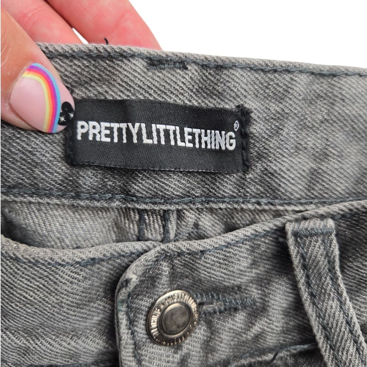Other PrettyLittleThing | Grey Jeans w/Eyes Stenciled Pockets | 2 Size 26" / US 2 / IT 38 - 3 Thumbnail