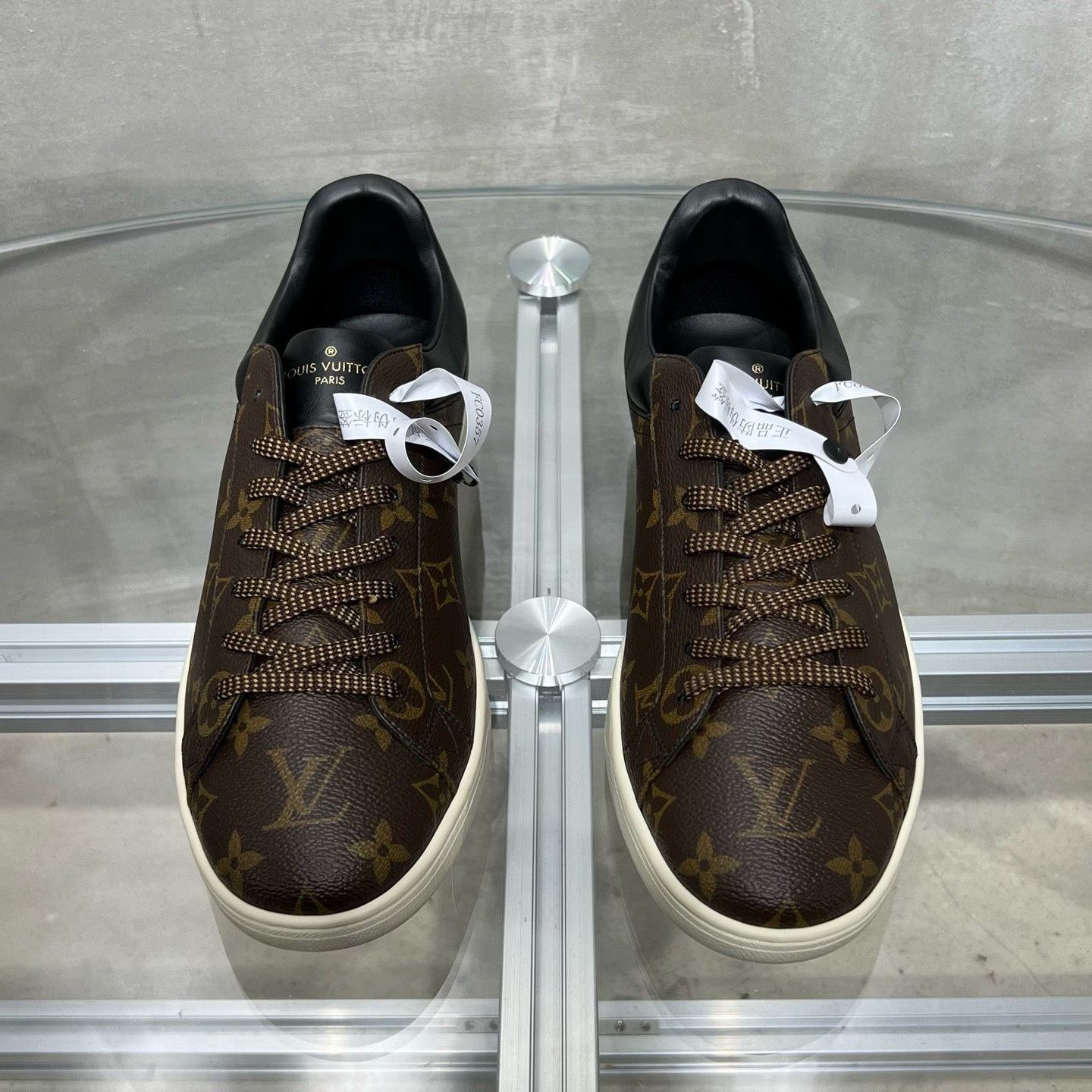 Louis Vuitton Louis Vuitton Multi Lowtop Sneakers 8 Men Size US 8 / EU 41 - 1 Thumbnail