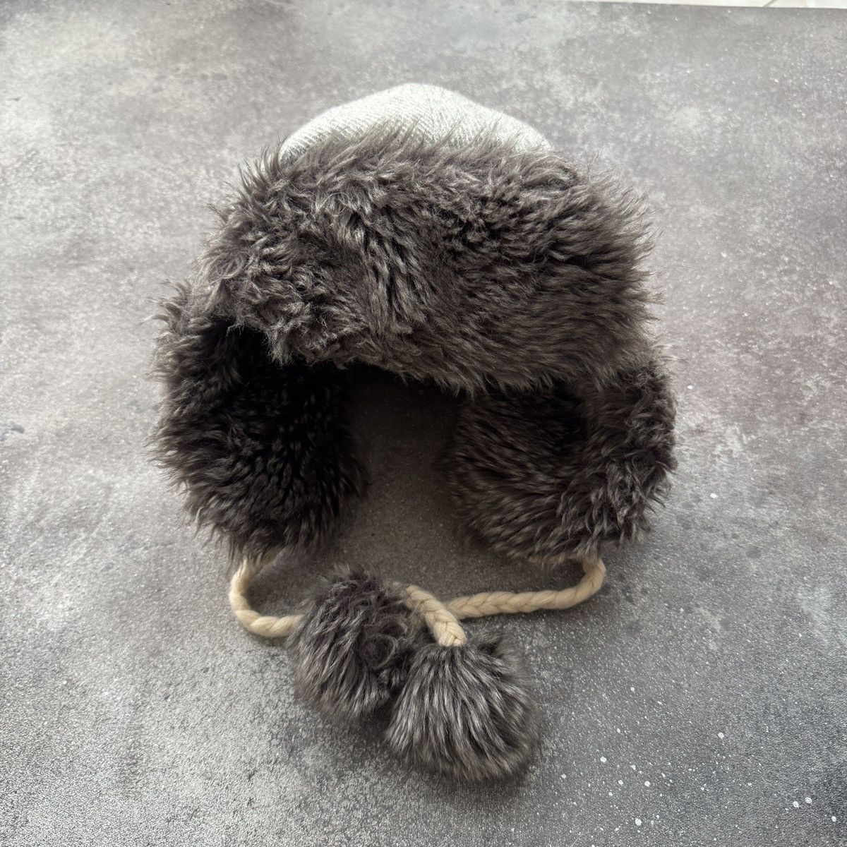 20471120 Amazing Faux Fur Y2K Ushanka Hat (Trapper Hat) Size ONE SIZE - 3 Thumbnail