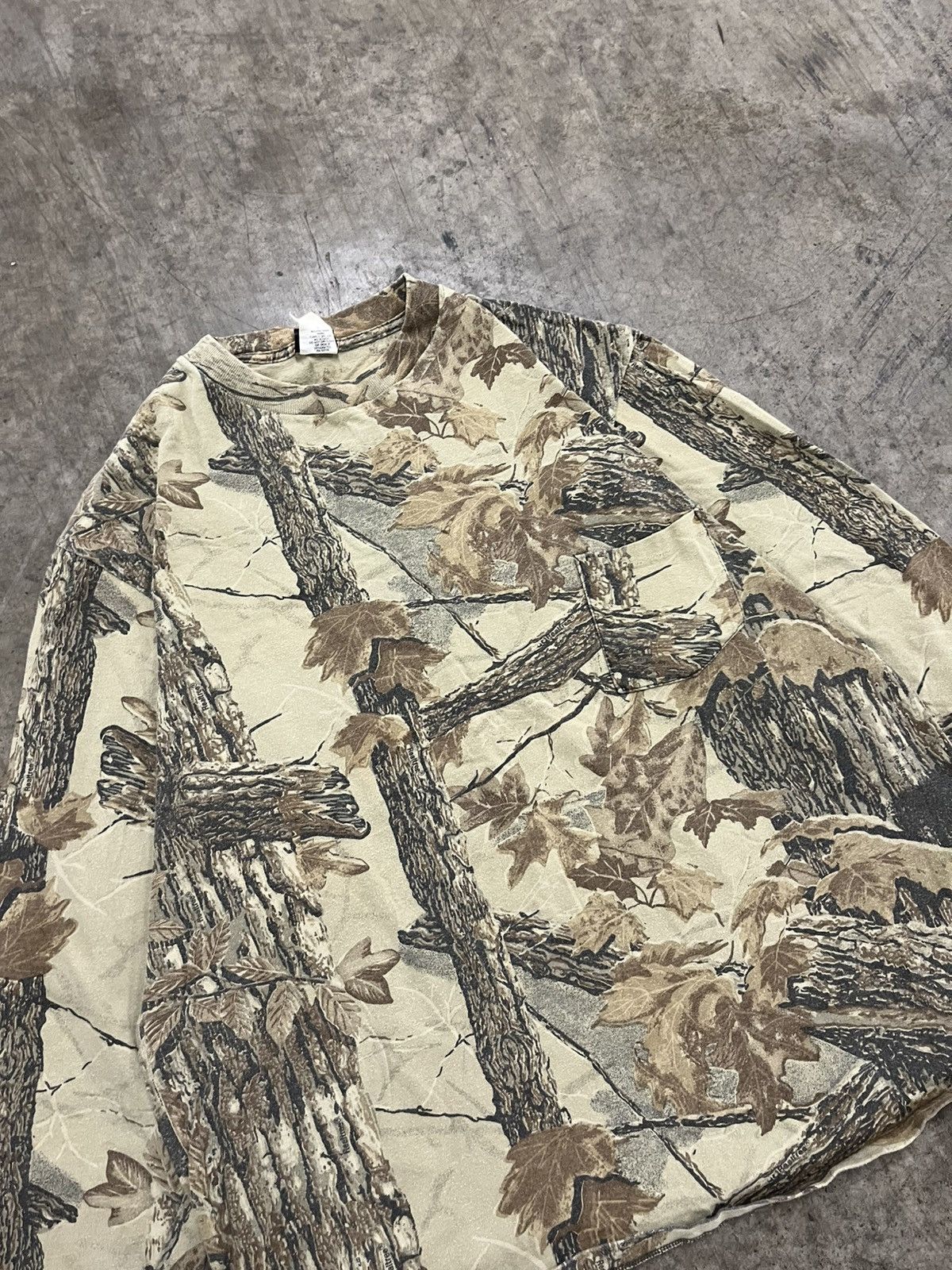 Carhartt × Vintage Realtree camo vintage faded longsleeve shirt skater hype Size US XL / EU 56 / 4 - 5 Thumbnail