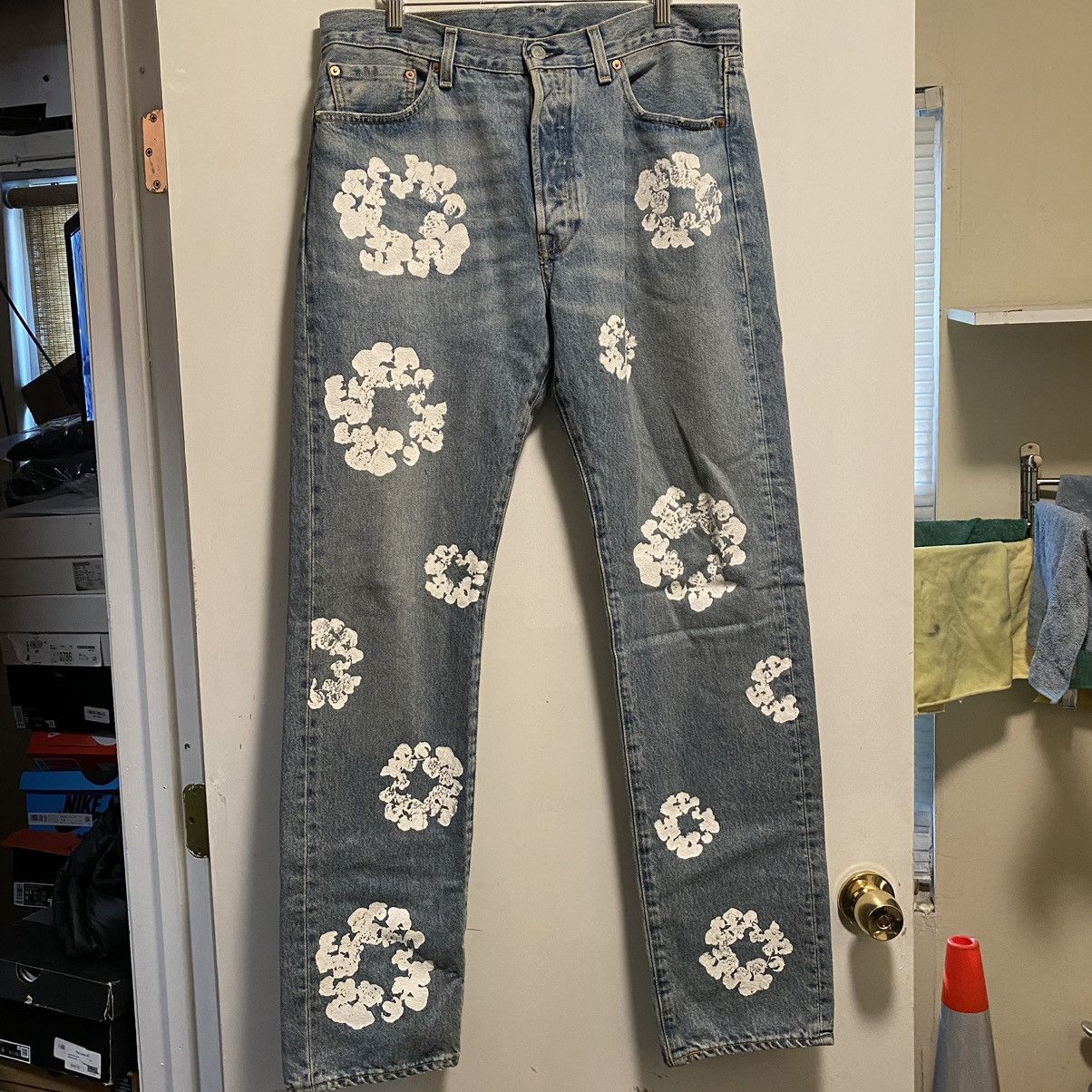 DENIM TEARS Denim Tears X Levi’s Cotton Wreath Jeans light Washed Size US 34 / EU 50 - 1 Thumbnail