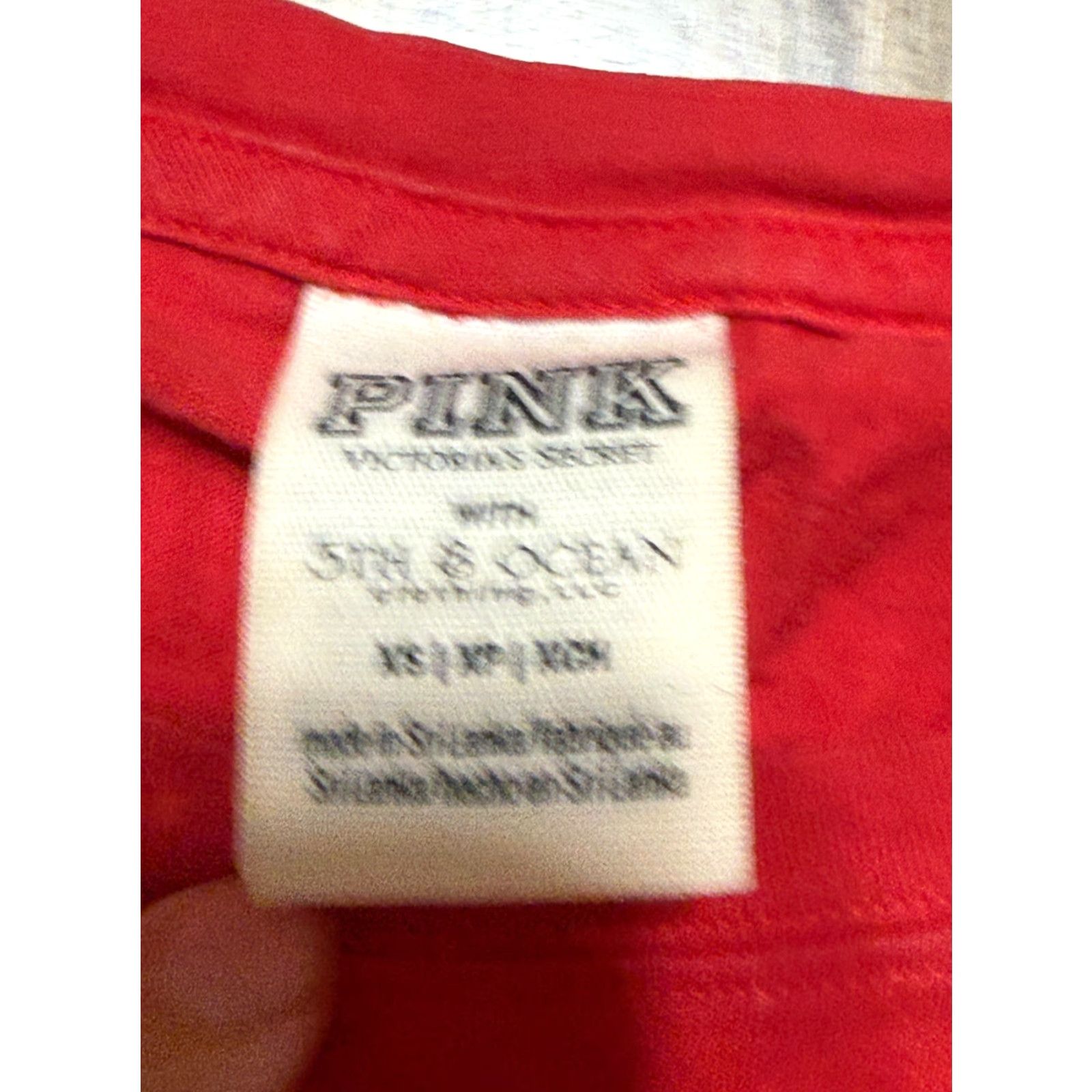 Victoria's Secret Victoria's Secret Shirt Womens XS Red Crop Bleach Spots Wisconsin Badgers Size XS / US 0-2 / IT 36-38 - 5 Thumbnail