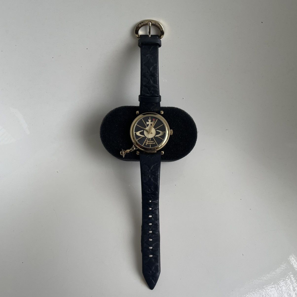 Vivienne Westwood Vivienne Westwood ORB with Gold Tone Round Case Watches Size ONE SIZE - 3 Thumbnail