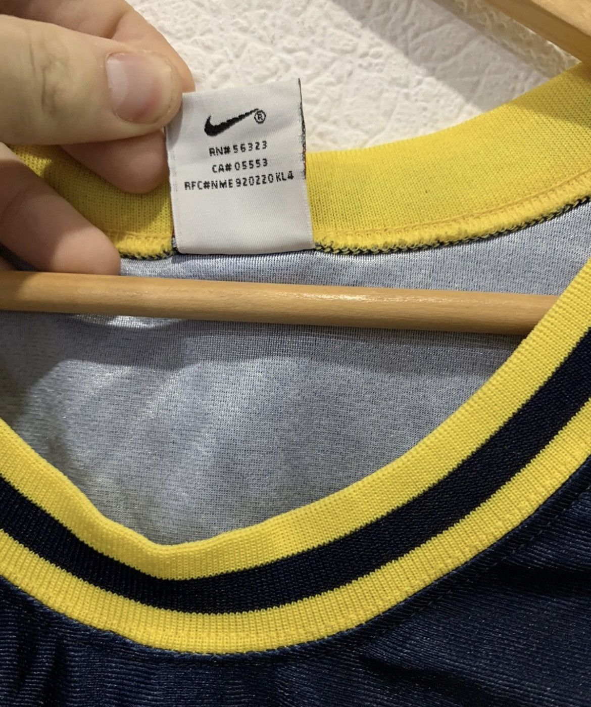 Nike MICHIGAN NIKE BASKETBALL JERSEY 54 90’s NBA Size US XL / EU 56 / 4 - 5 Thumbnail