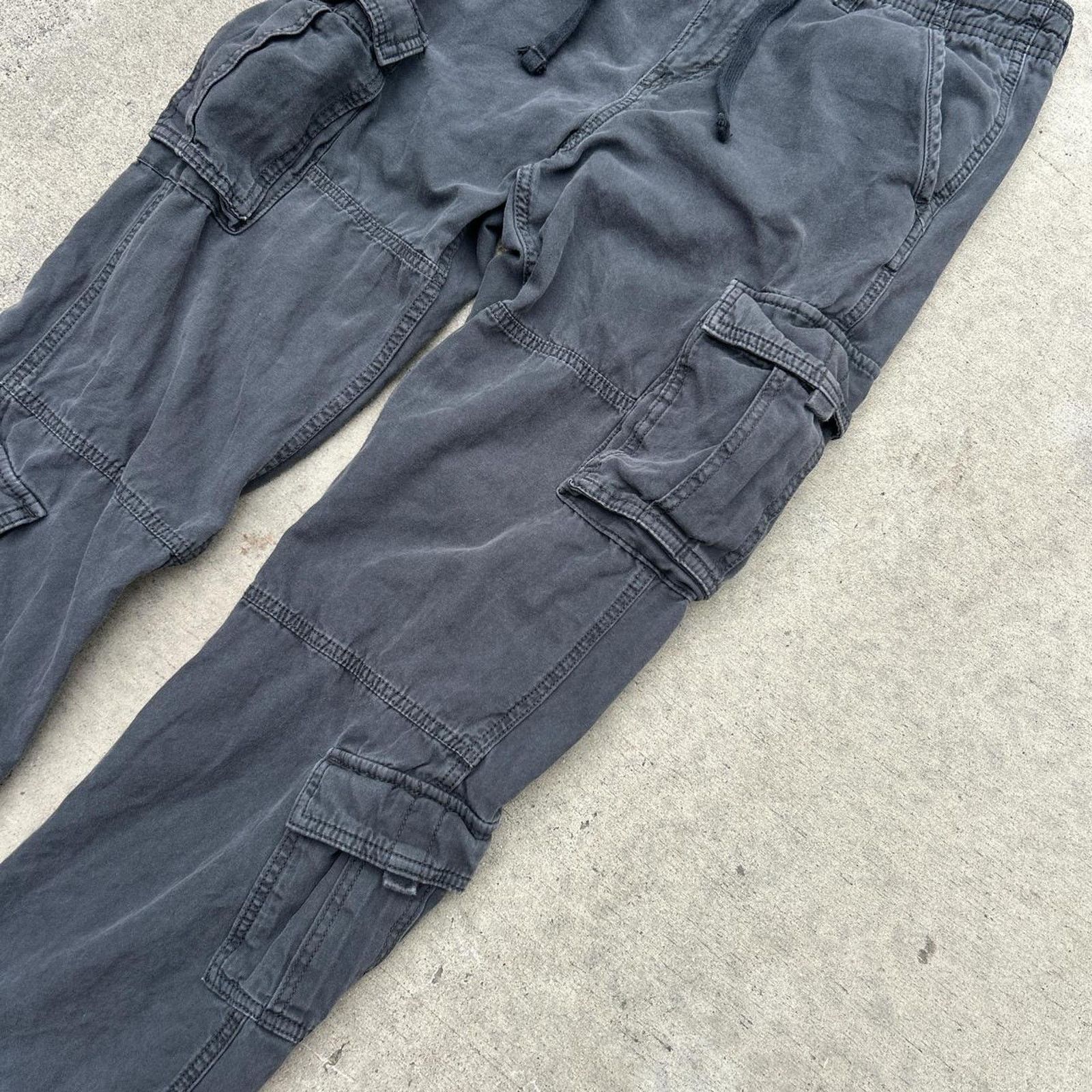 Aeropostale Black y2k aeropostale baggy cargo pants Size US 30 / EU 46 - 2 Thumbnail