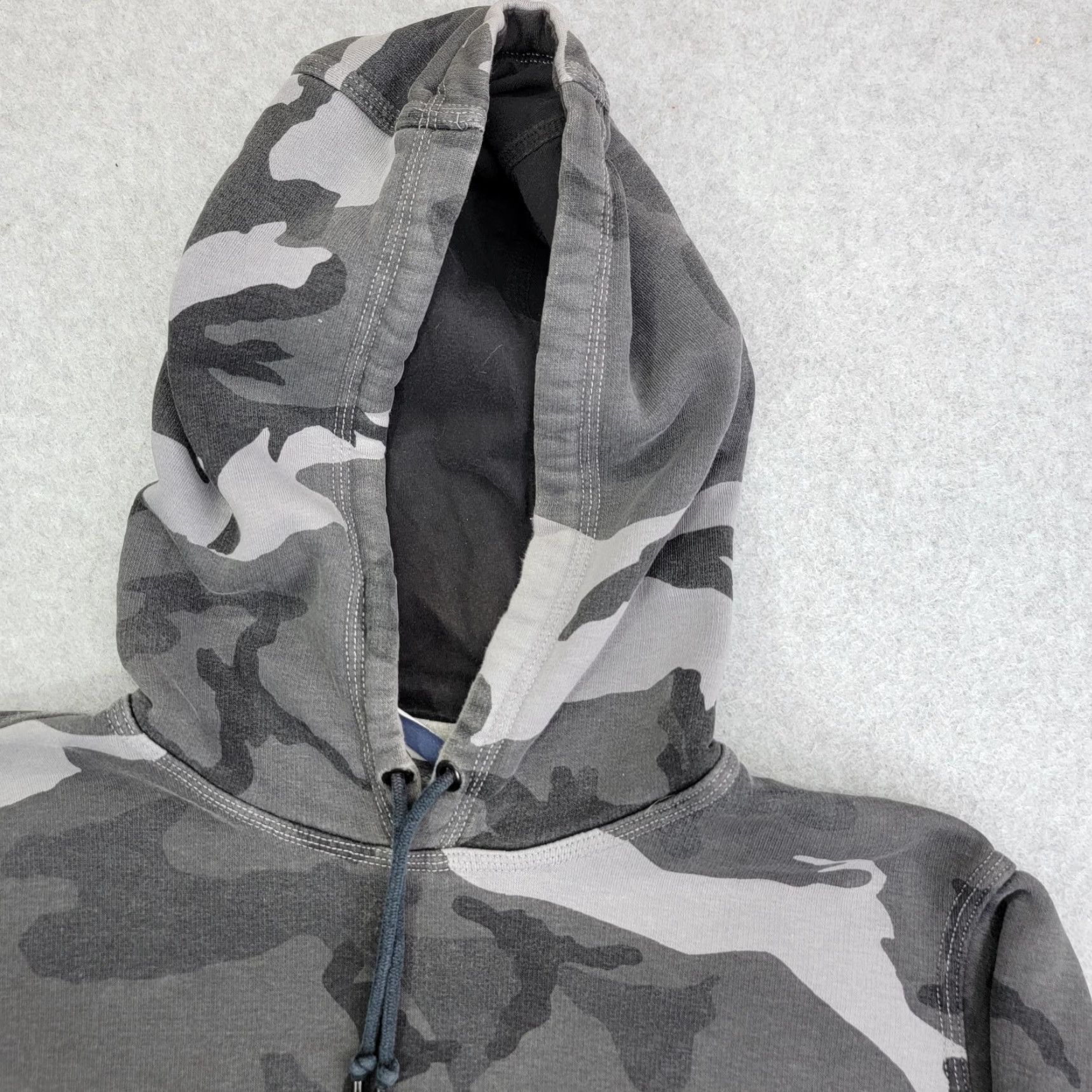 Nike VINTAGE Nike hoodie Mens Gray Woodland Camo Pullover Sweatshirt 639978-021 Size US M / EU 48-50 / 2 - 5 Thumbnail