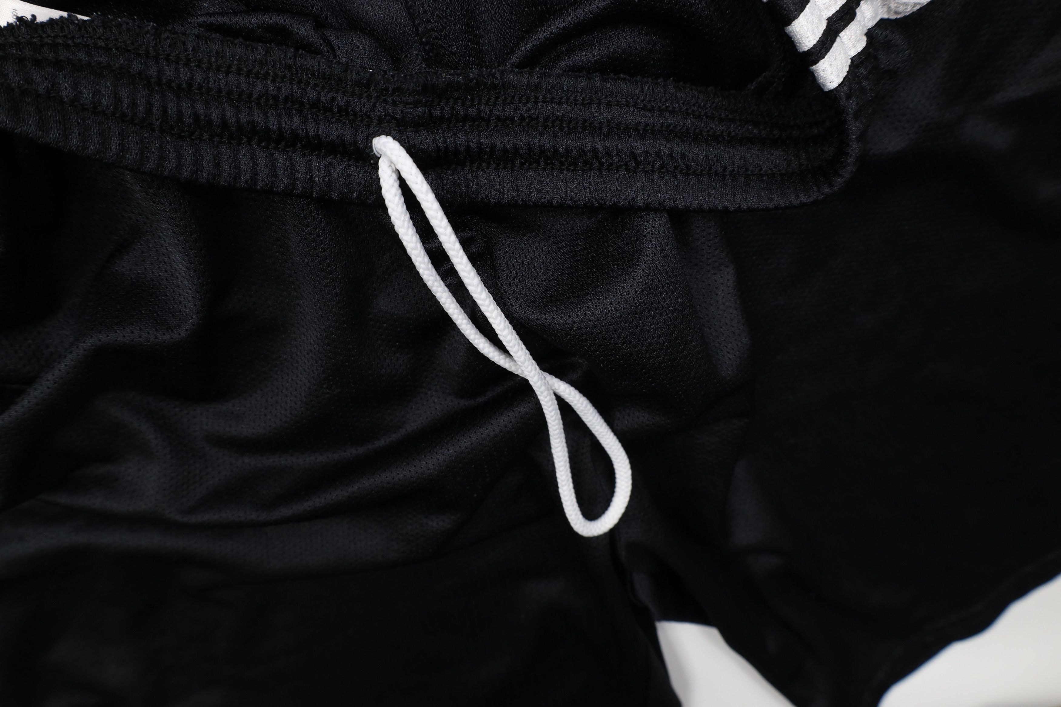 Adidas Vintage Y2K Adidas Striped Mesh Above Knee Shorts Black Size US 34 / EU 50 - 8 Thumbnail