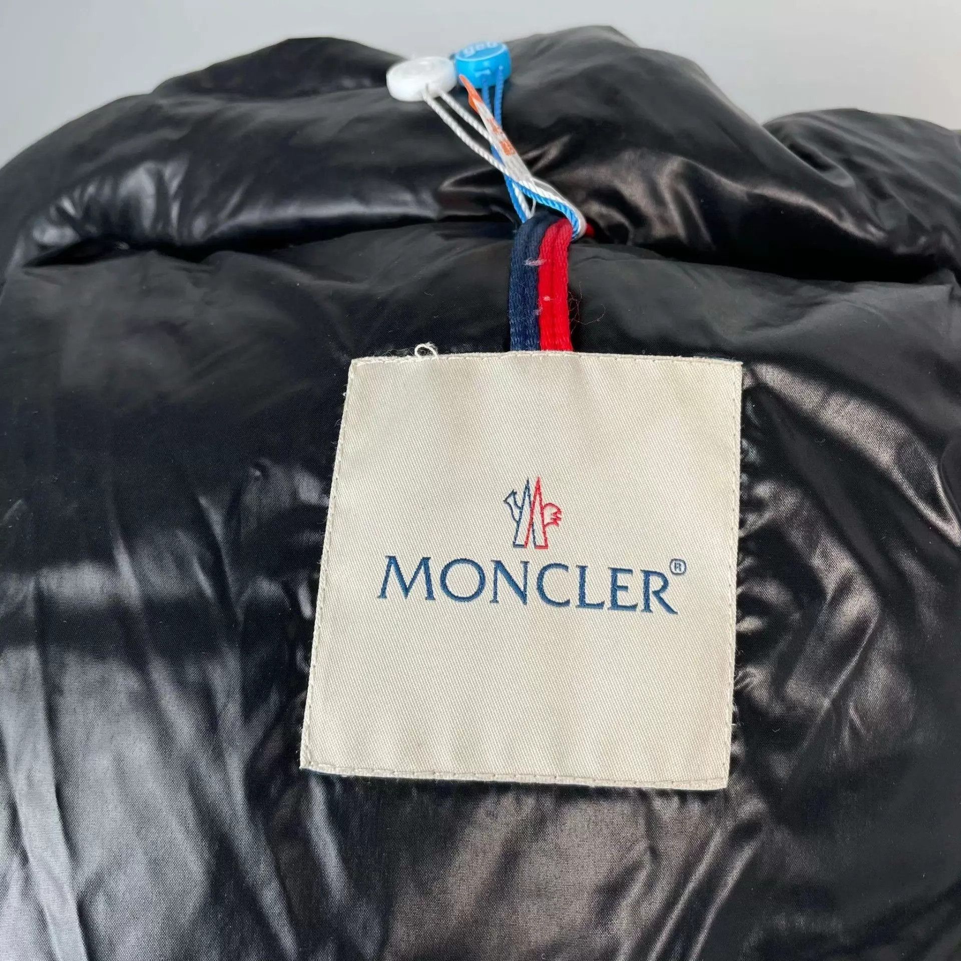 Moncler Moncler short down jacket 1 missing logo Size US S / EU 44-46 / 1 - 6 Thumbnail