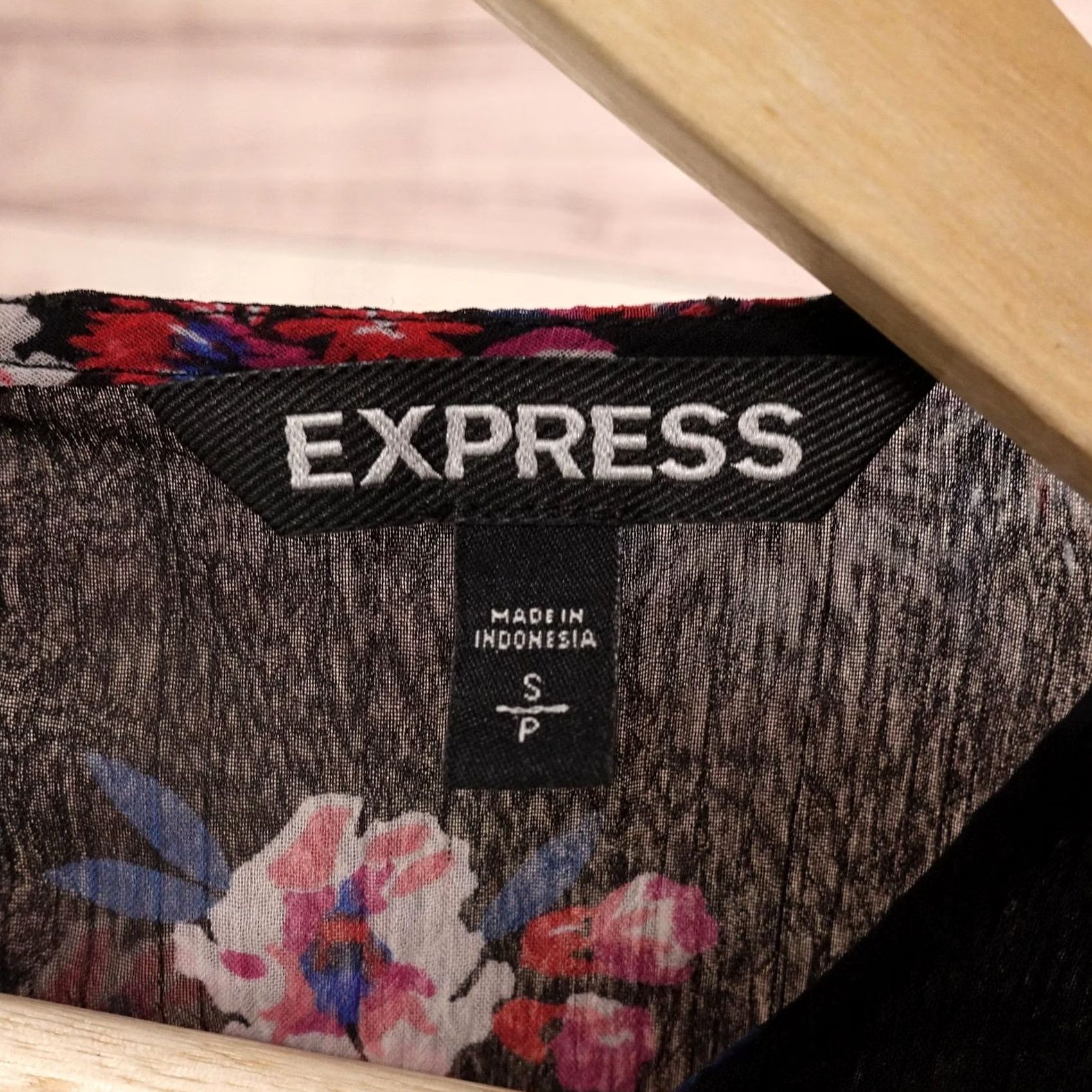Express Express Basic Black Floral Chiffon Sheer Blouse S Womens Regular Size S / US 4 / IT 40 - 6 Thumbnail