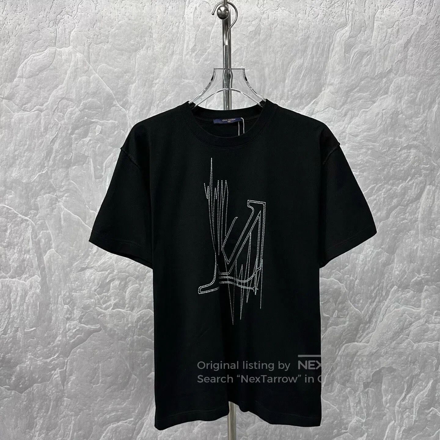 Louis Vuitton black louis vuitton short sleeve t-shirt. Size US L / EU 52-54 / 3 - 1 Thumbnail
