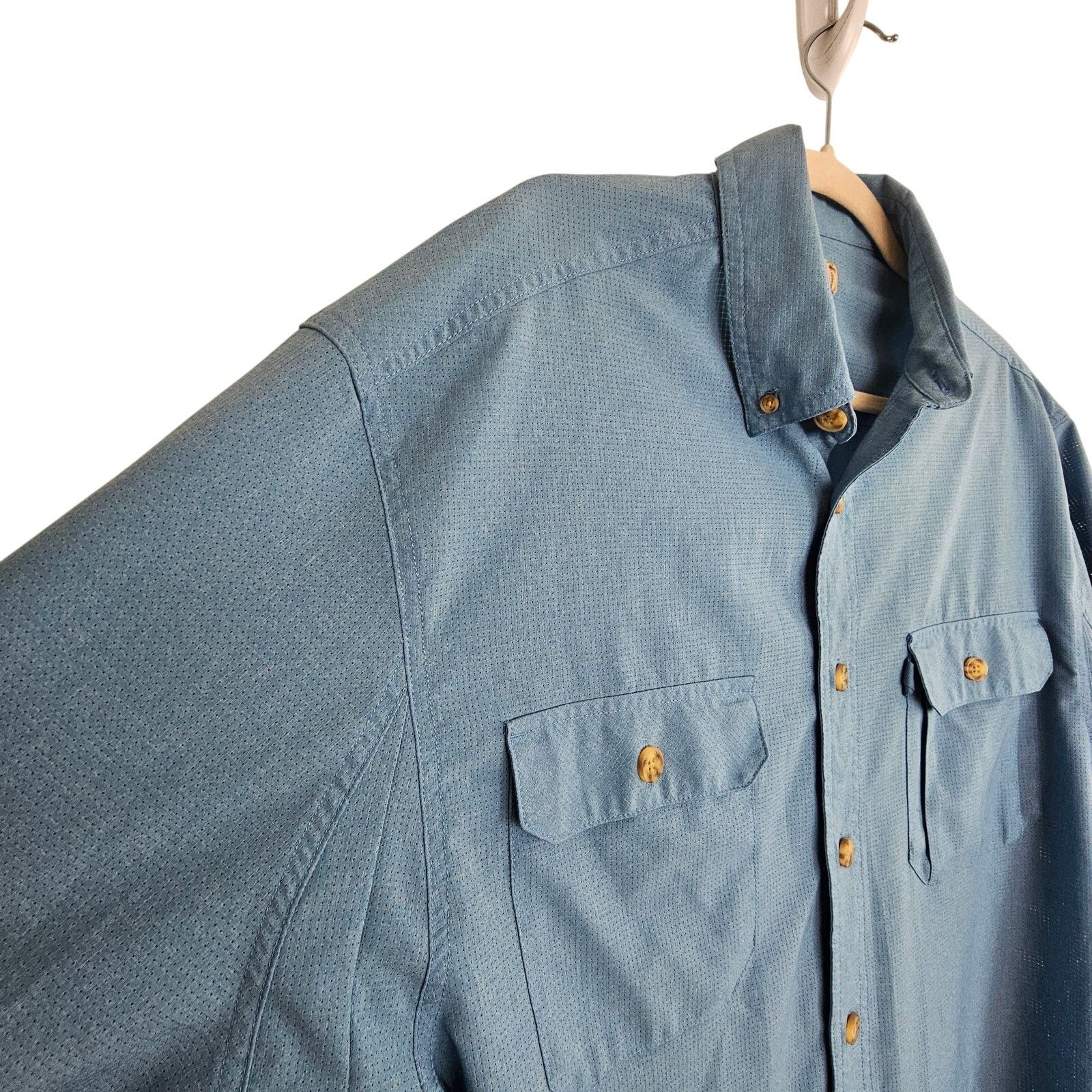 Duluth Trading Company Duluth Trading Co Mens Perforated Vented Shirt LT Gorpcore Size US L / EU 52-54 / 3 - 5 Thumbnail