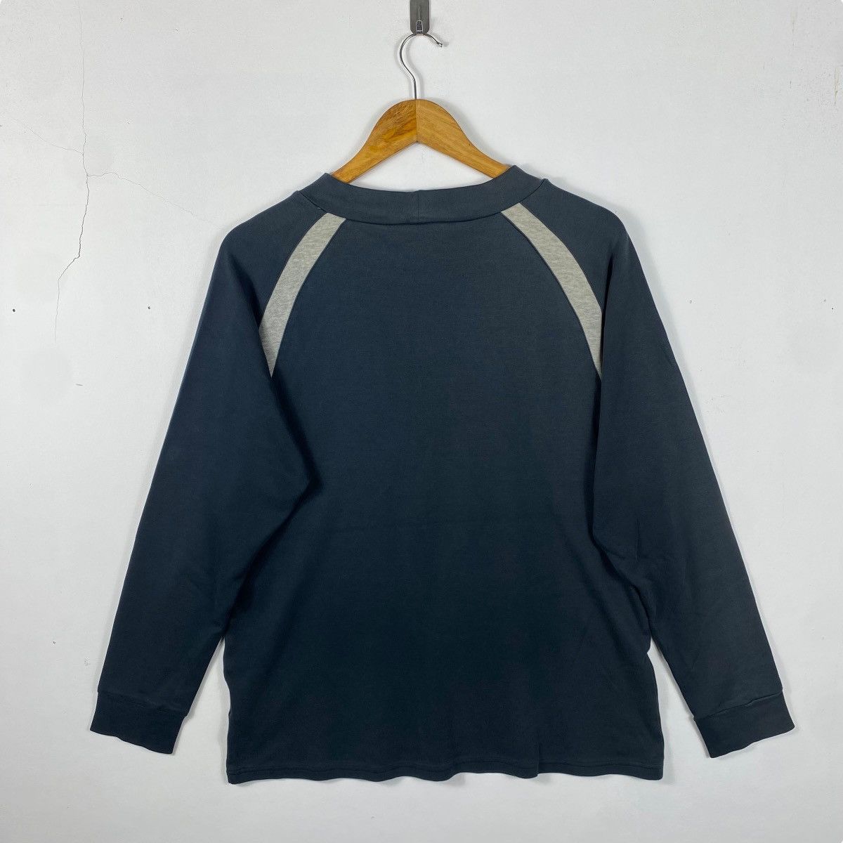 Nike Vintage 00's NIKE The Athletic Dept Small Swoosh Tee Shirt Size US XL / EU 56 / 4 - 4 Thumbnail
