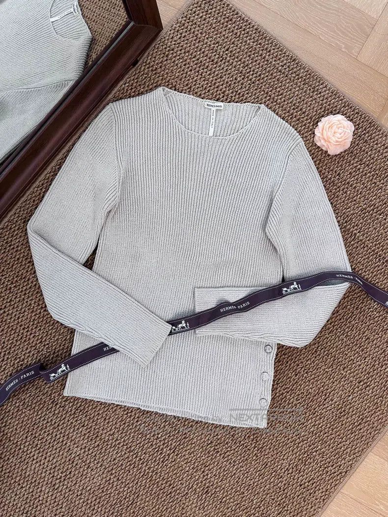 Hermes Hermes Silk Button Knit Top - Oatmeal Size M / US 6-8 / IT 42-44 - 1 Thumbnail