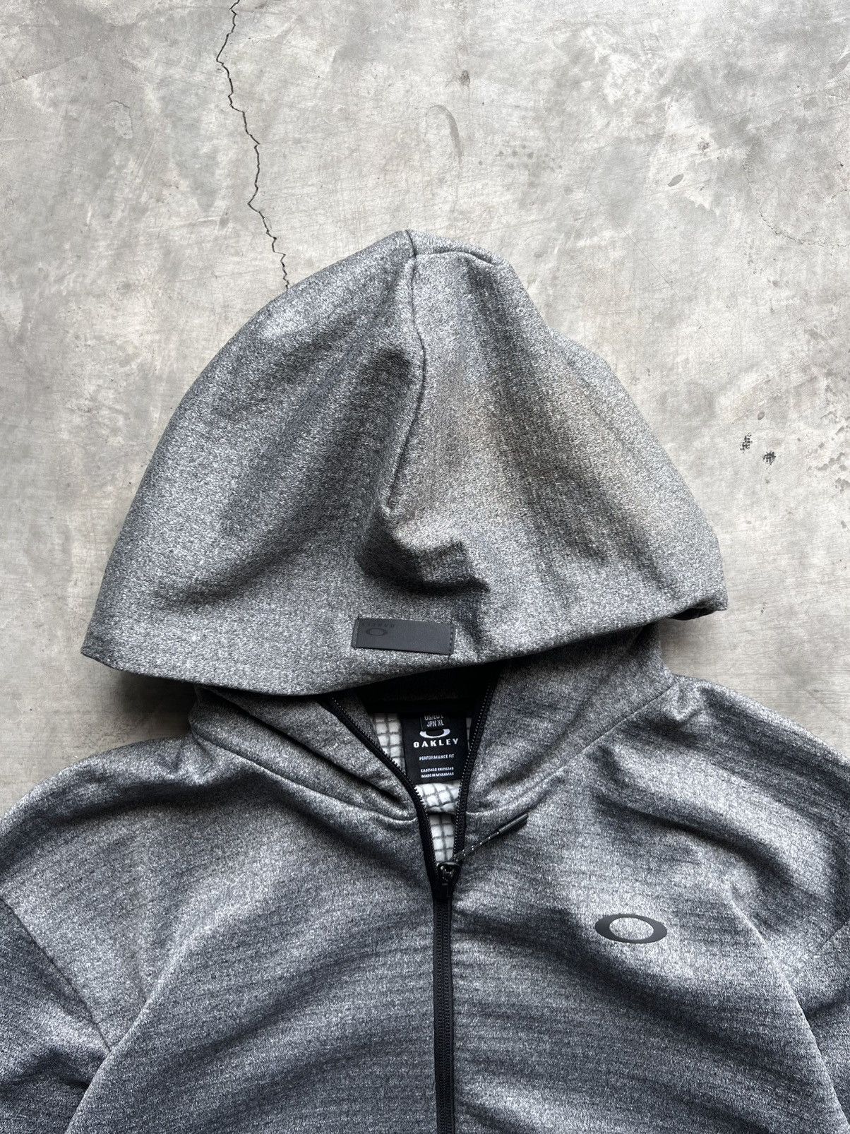 Oakley OAKLEY Ellipse Logo Performance Fit Technical Hoodie Size US M / EU 48-50 / 2 - 8 Thumbnail