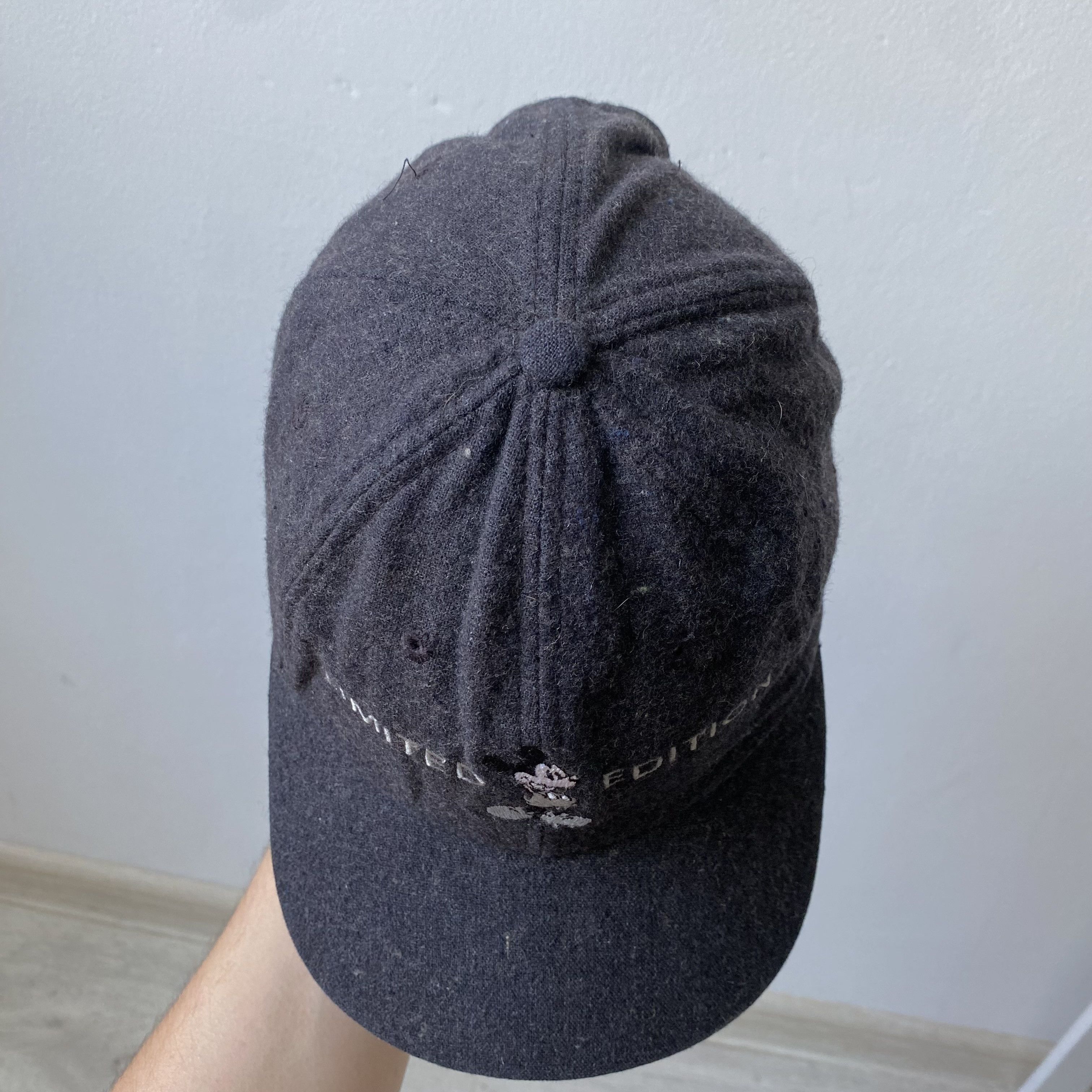 Disney Vintage 90s Mickey Mouse Woll cap Disneyland Paris Size ONE SIZE - 6 Thumbnail