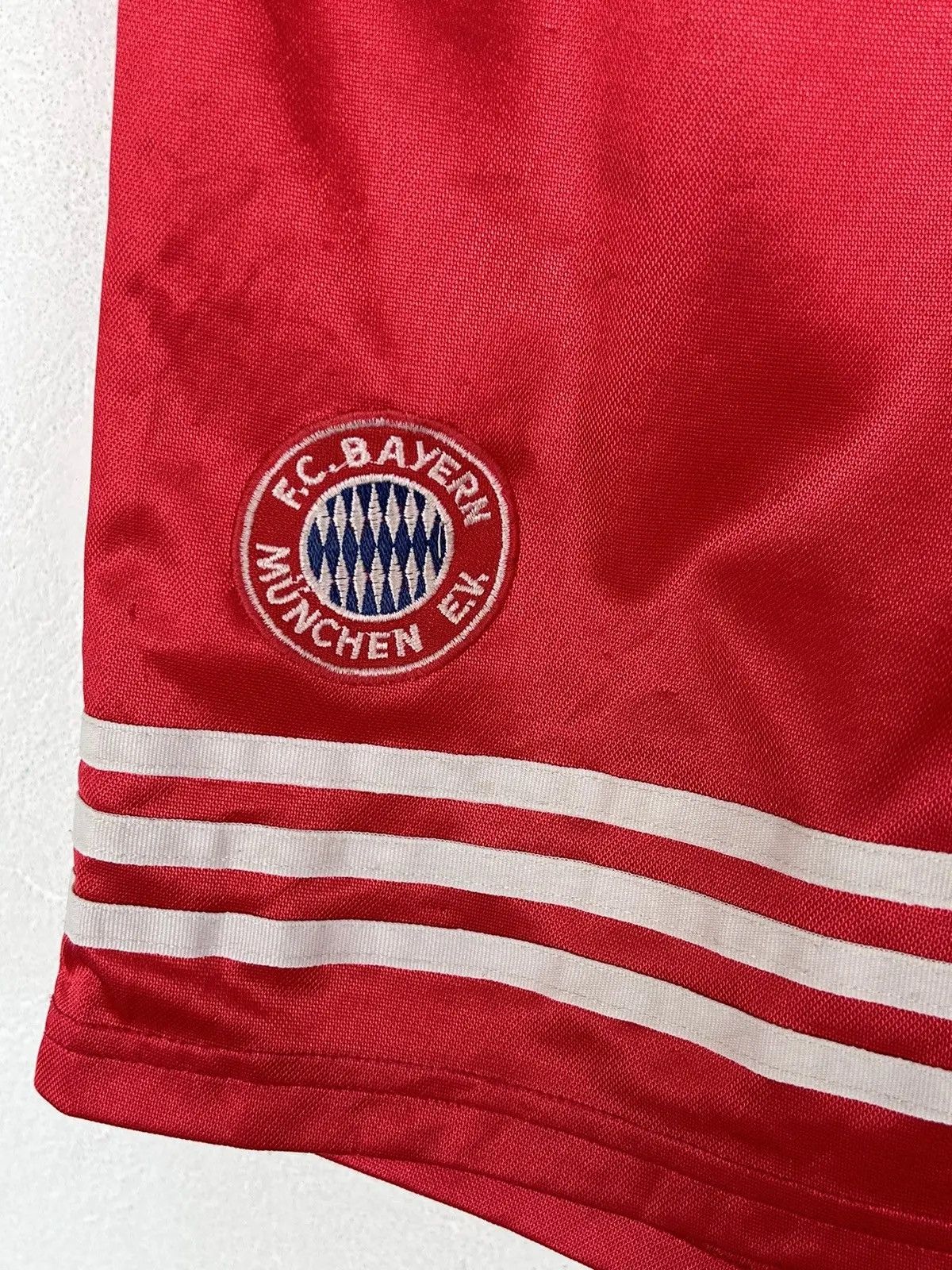 Adidas 90s Vintage Adidas FC Bayern Munchen Embroidered Logo Shorts Size US 32 / EU 48 - 4 Thumbnail