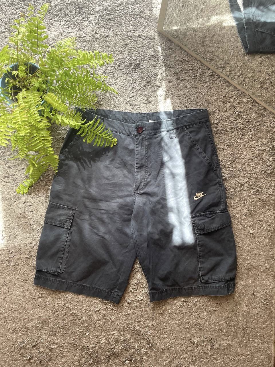 Nike × Vintage 00s Nike Vintage Cargo Shorts Nike Streetwear Logo Swoosh Size US 32 / EU 48 - 1 Thumbnail
